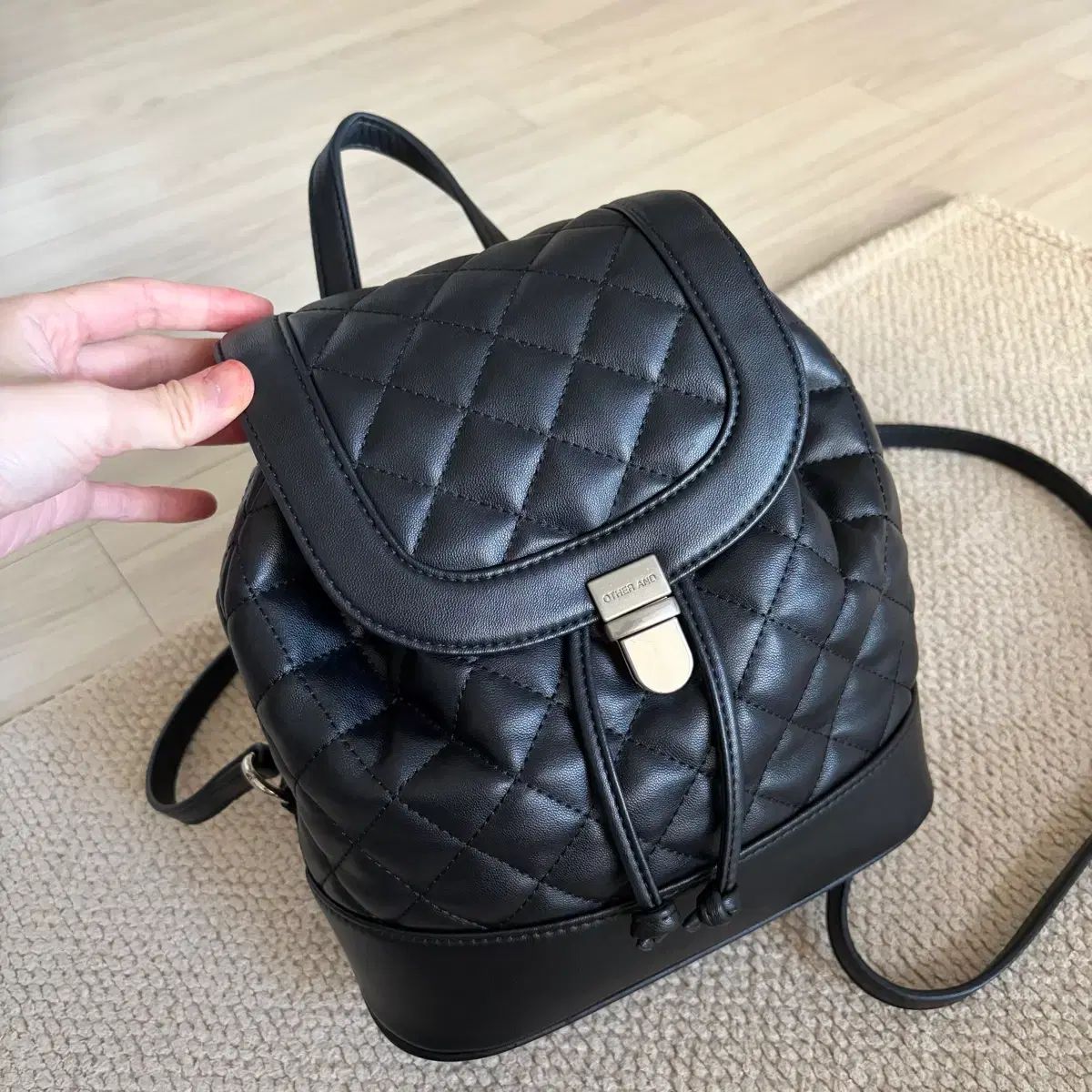 OTHER AND キルティング ブラック バックパック