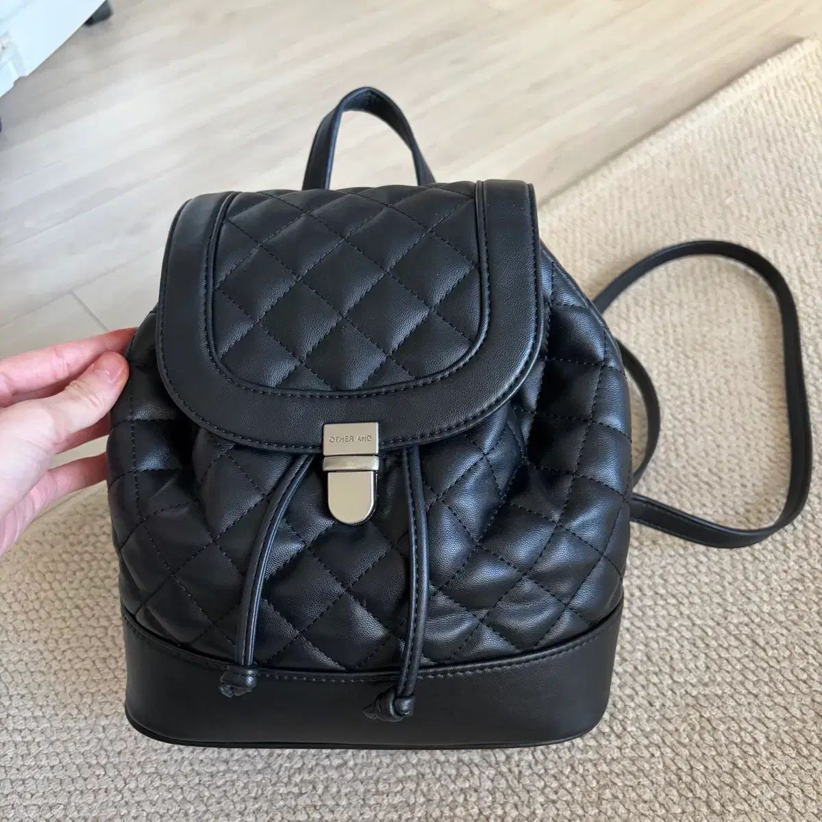 OTHER AND キルティング ブラック バックパック