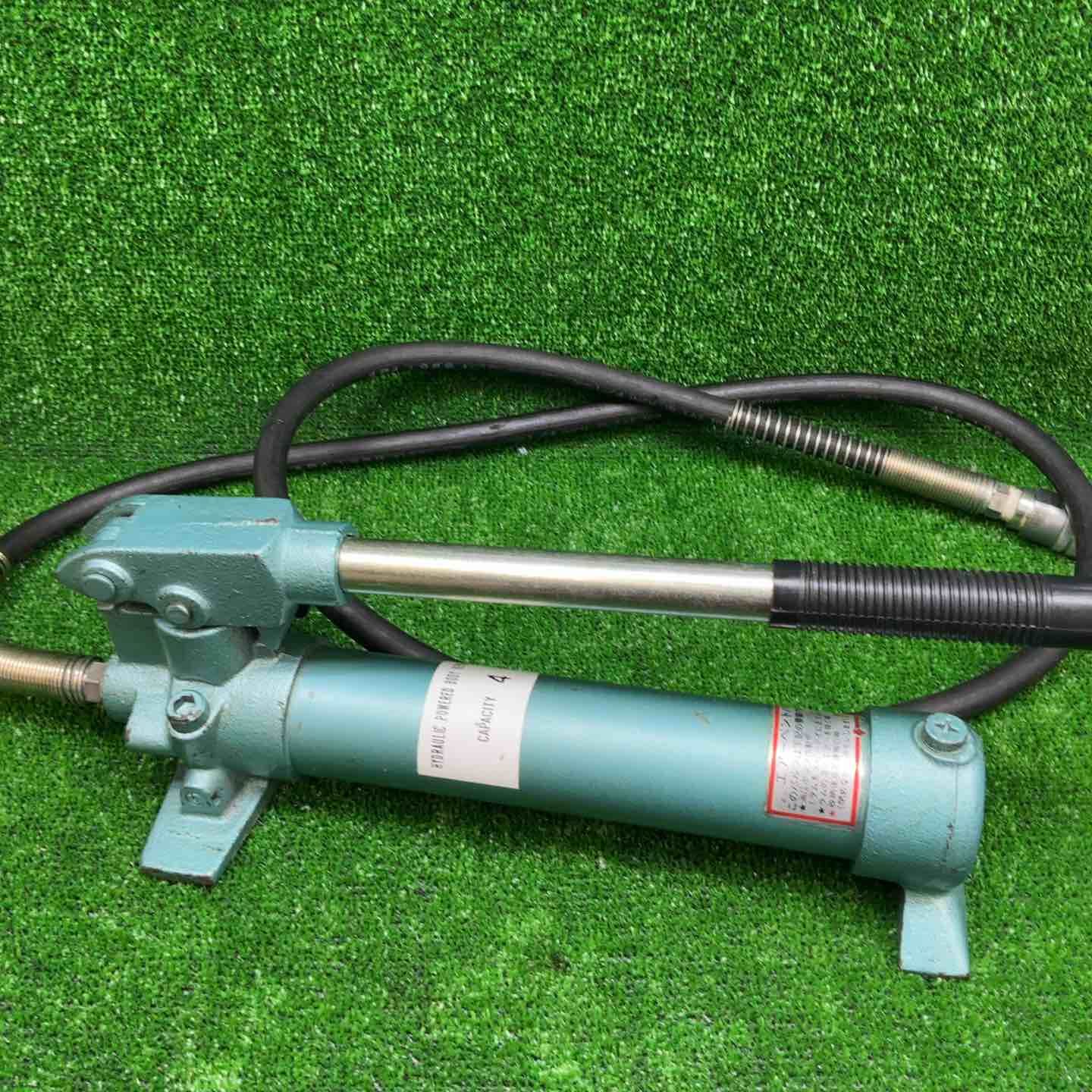 油圧プラス圧着機