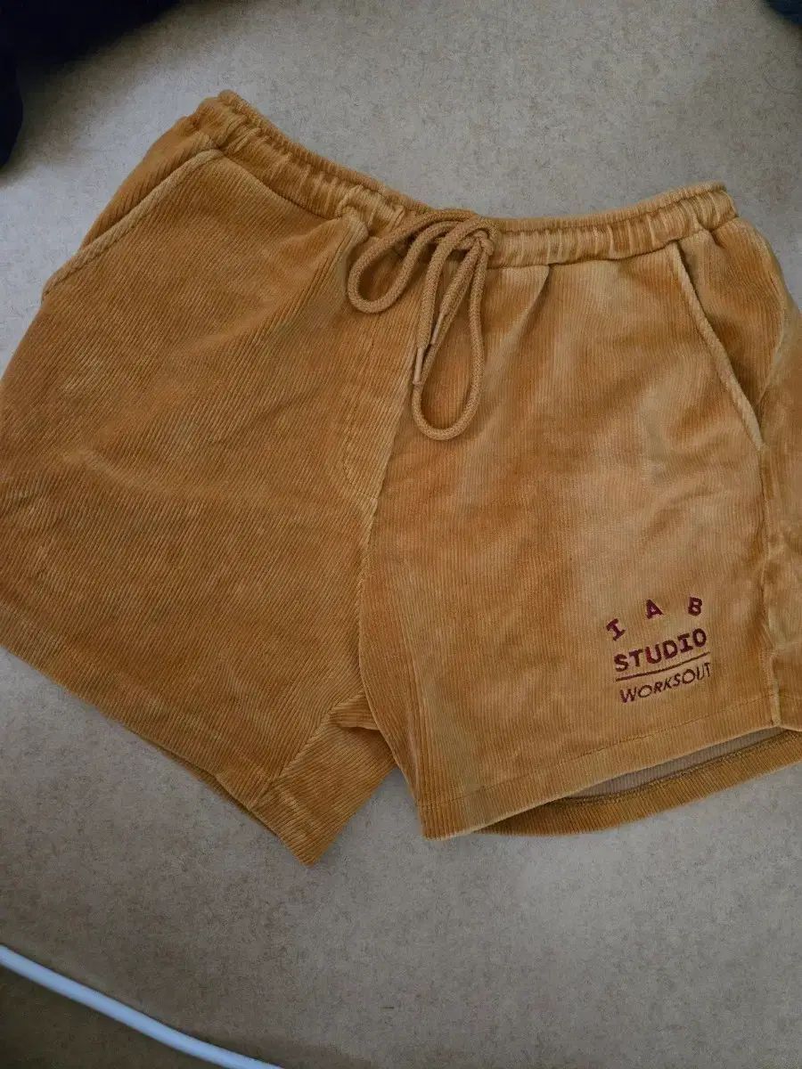 IAB STUDIO コーデュロイ ハーフパンツ