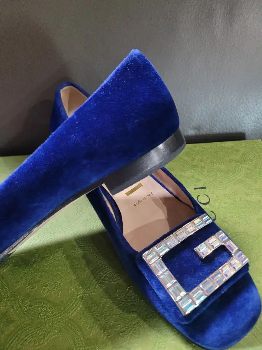 グッチ Gフレーム クリスタル フラット