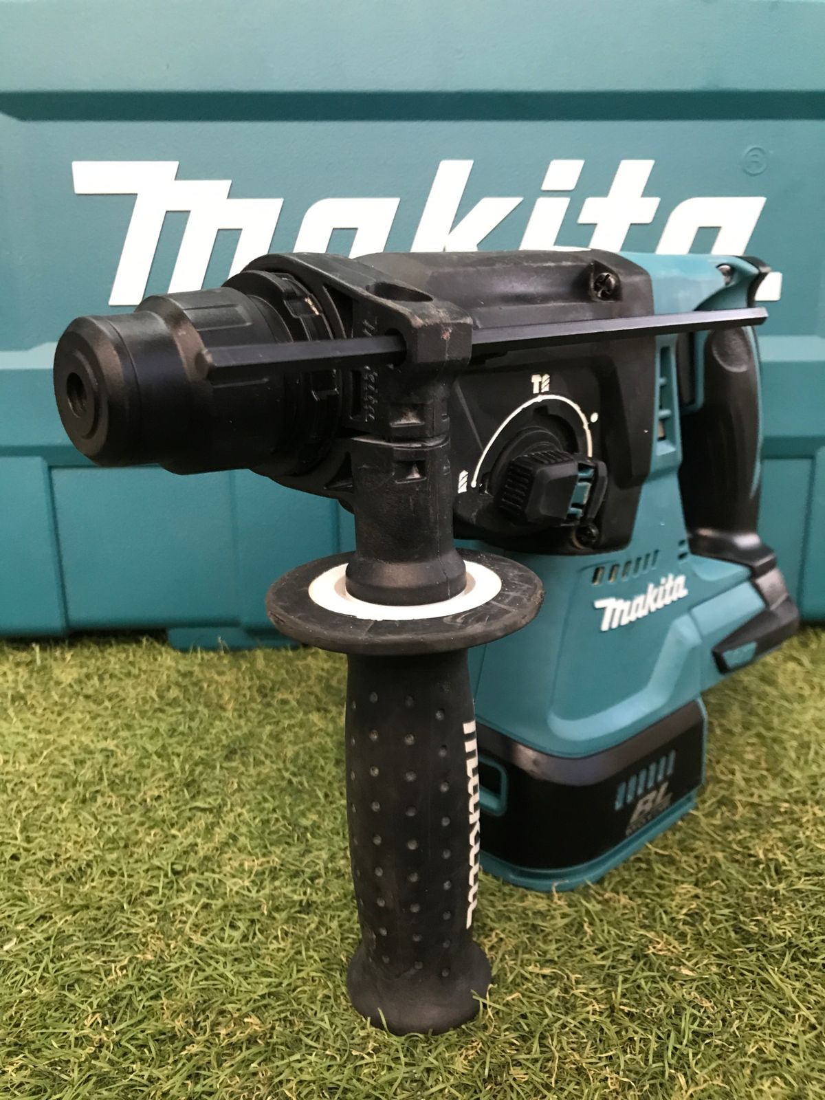 品 0906 makita マキタ 24㎜18 v充電式ハンマドリル 青 本体のみ