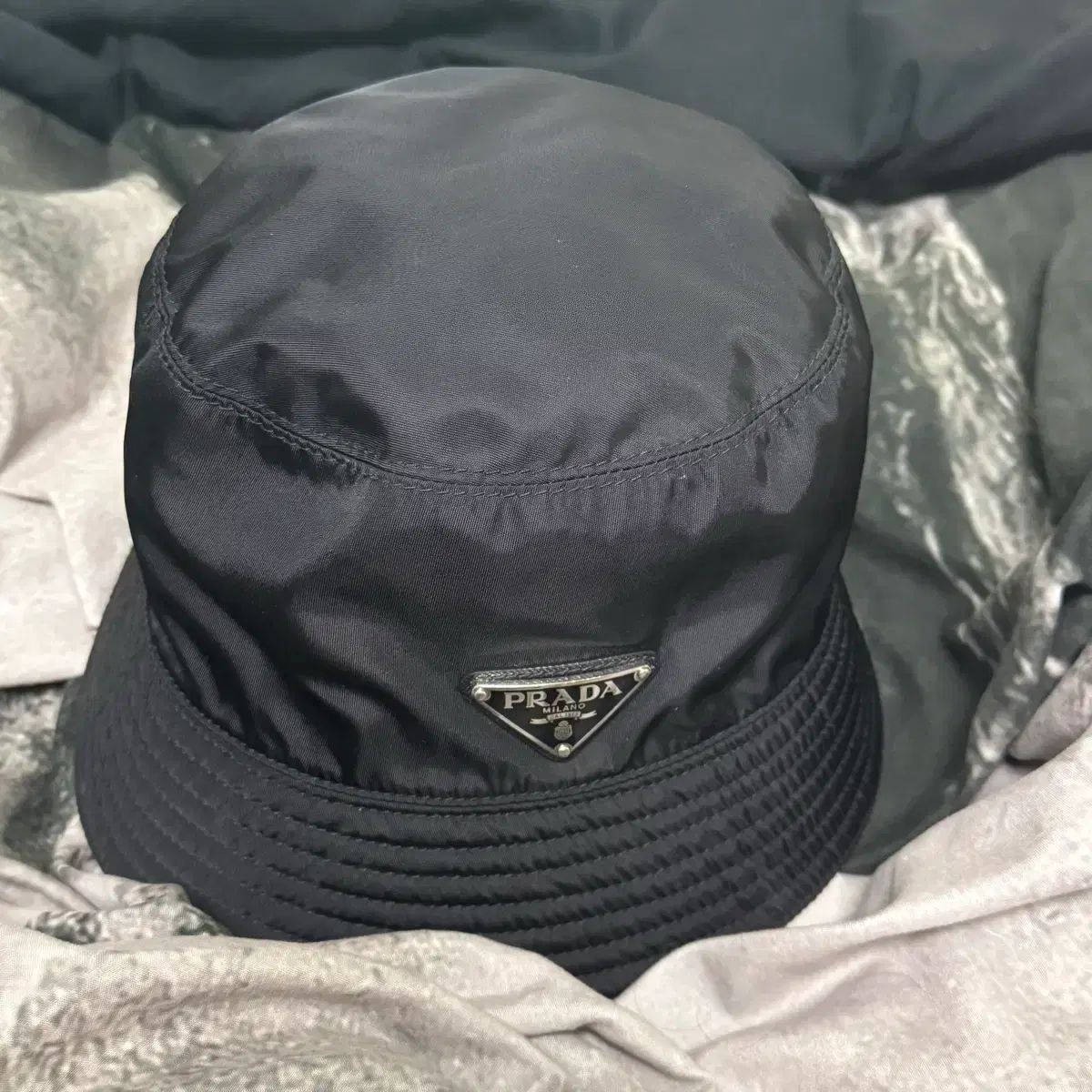 メルカリ内最安　プラダ　バケットハット　M プラダ バケットハット M - メルカリ