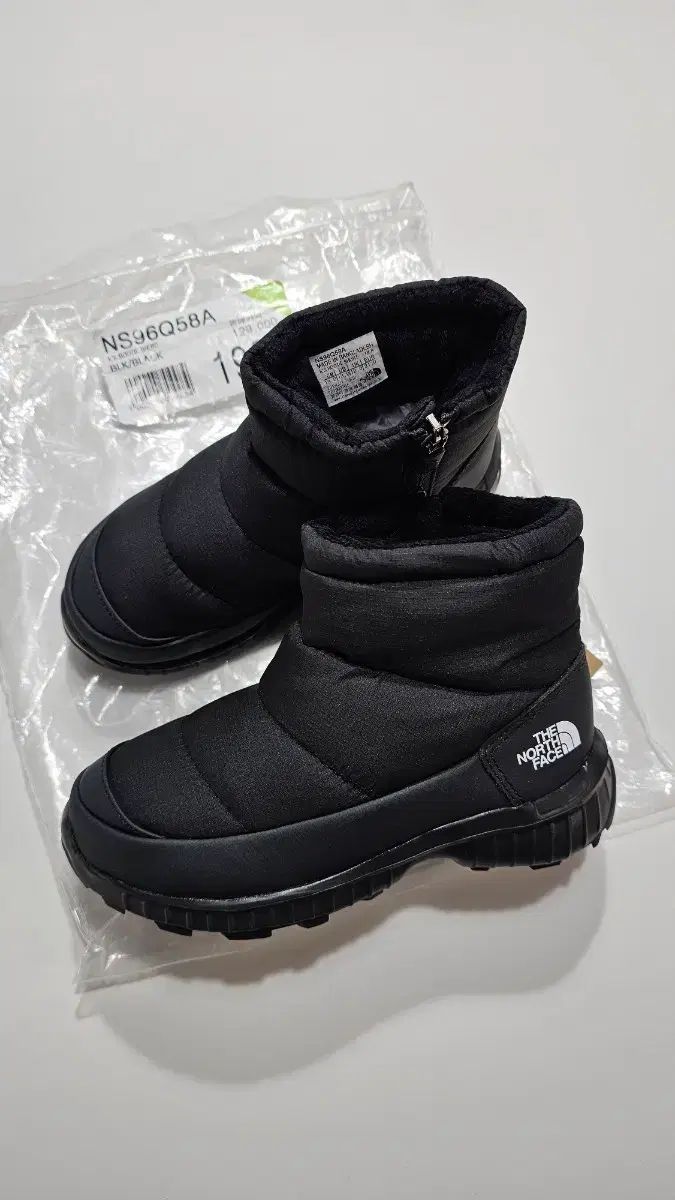 THE NORTH FACE ザノースフェイス キッズ 防寒靴 ns 96 q 58 a 190 mm