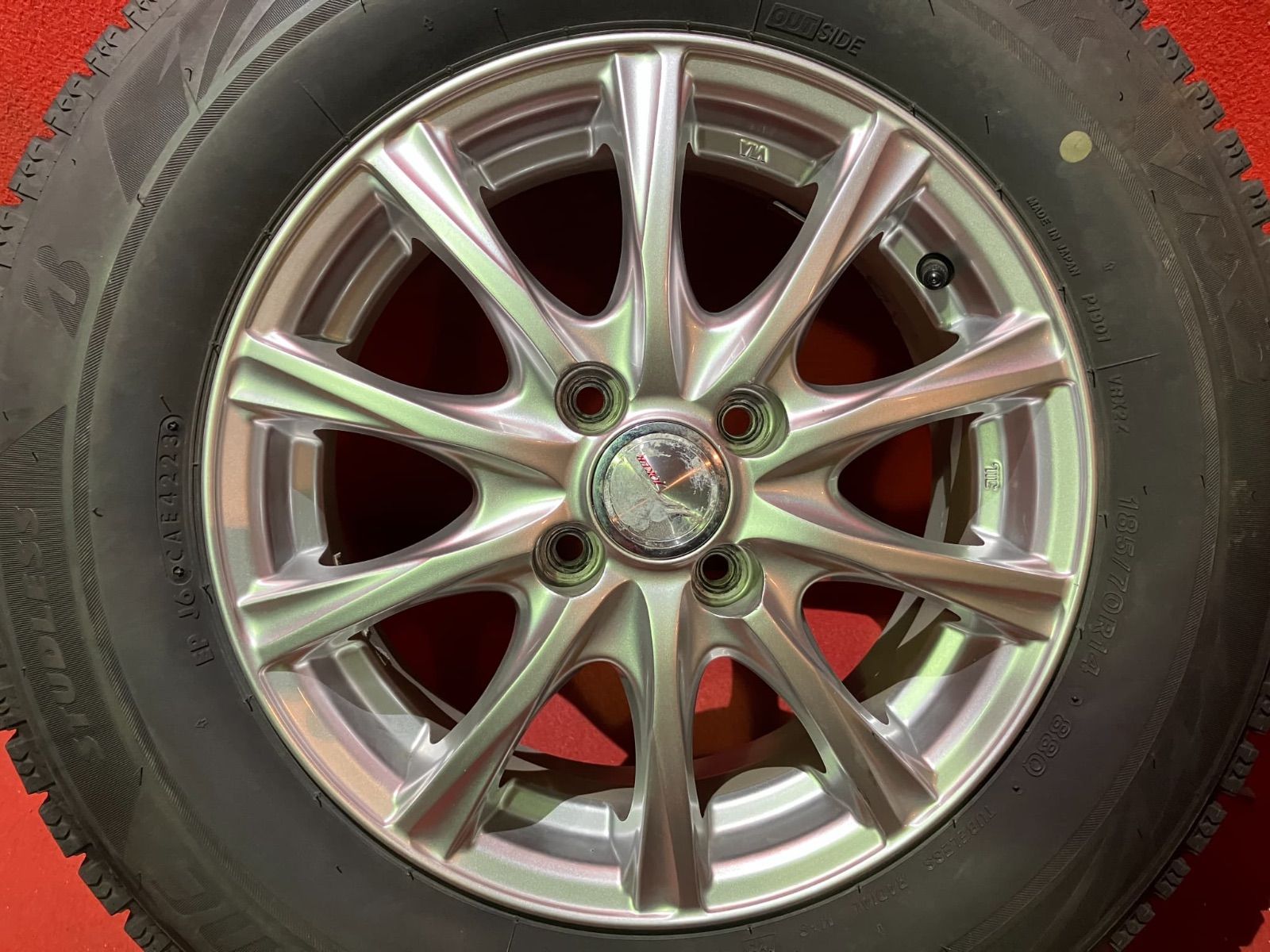 中古スタッドレスタイヤホイールセット【185/70R14 BRIDGESTONE VRX2