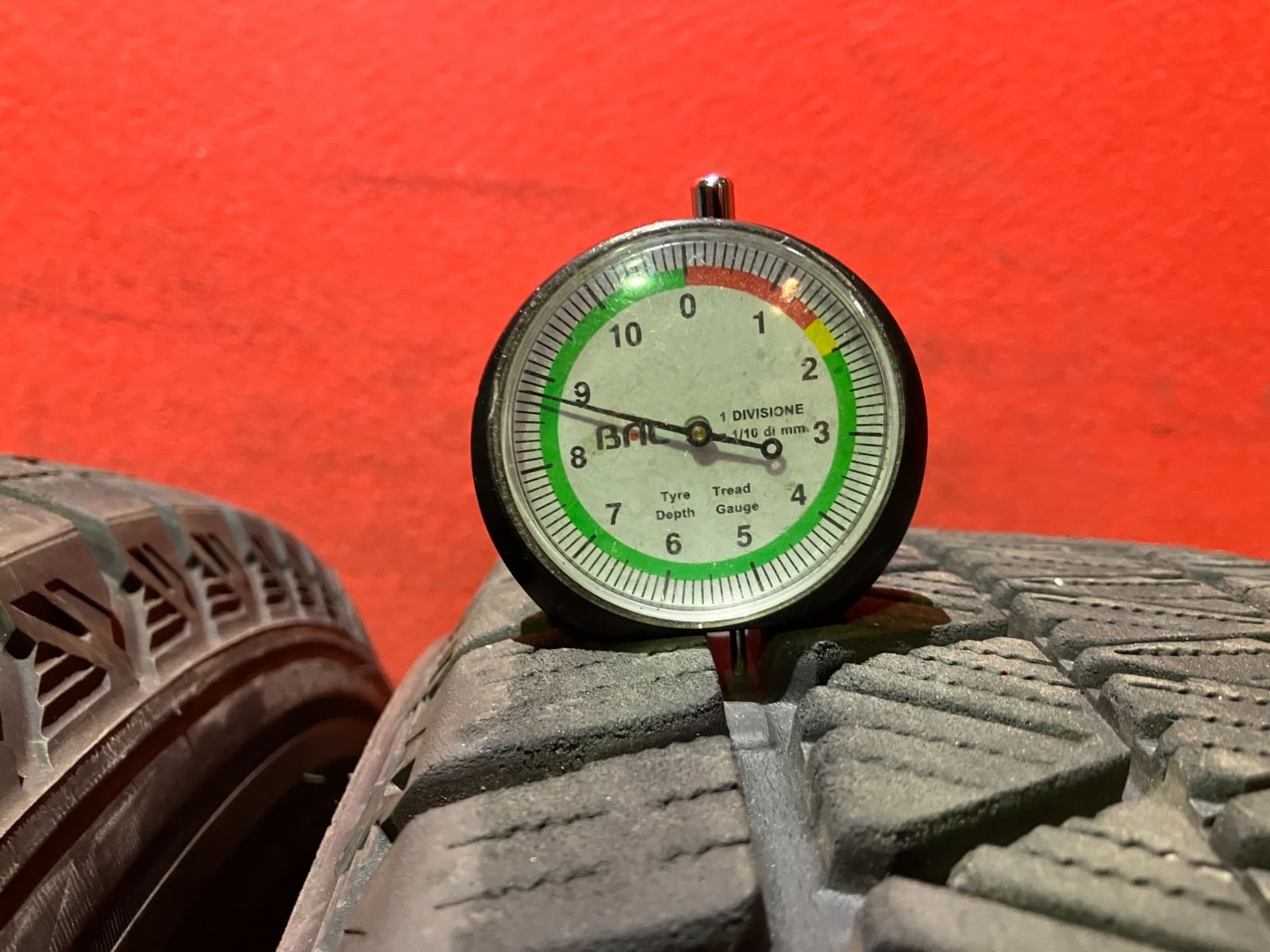 スタッドレスタイヤ 225 65 R 17 DM V 3 4本SET