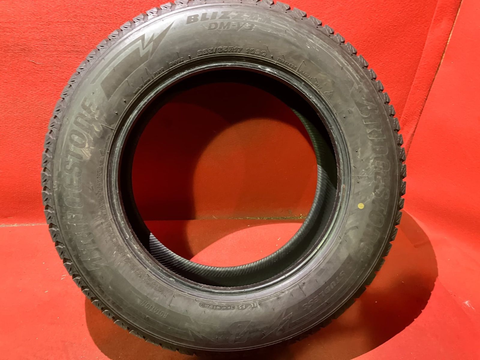 スタッドレスタイヤ 225