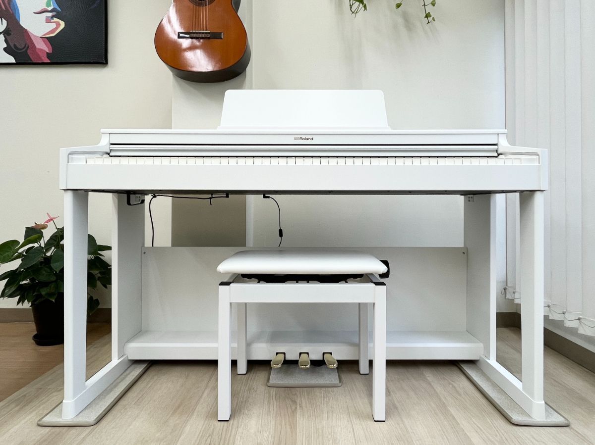 メンテナンス＆クリーニング済み ローランド RP 701 WH ホワイト 製 電子ピアノ 88鍵盤 Roland Home Piano 千葉 東京 神奈川 埼玉 愛知 電 の配送設置込