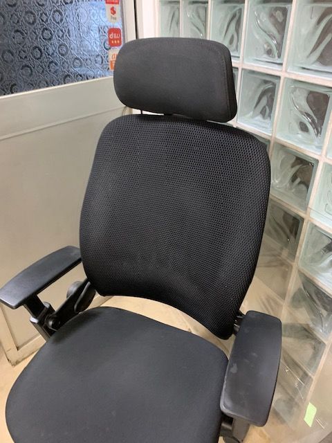  Steelcase デスクチェア 黒 ランバーサポート 揺れる椅子 オフィスチェア ワークチェア 椅子 チェア