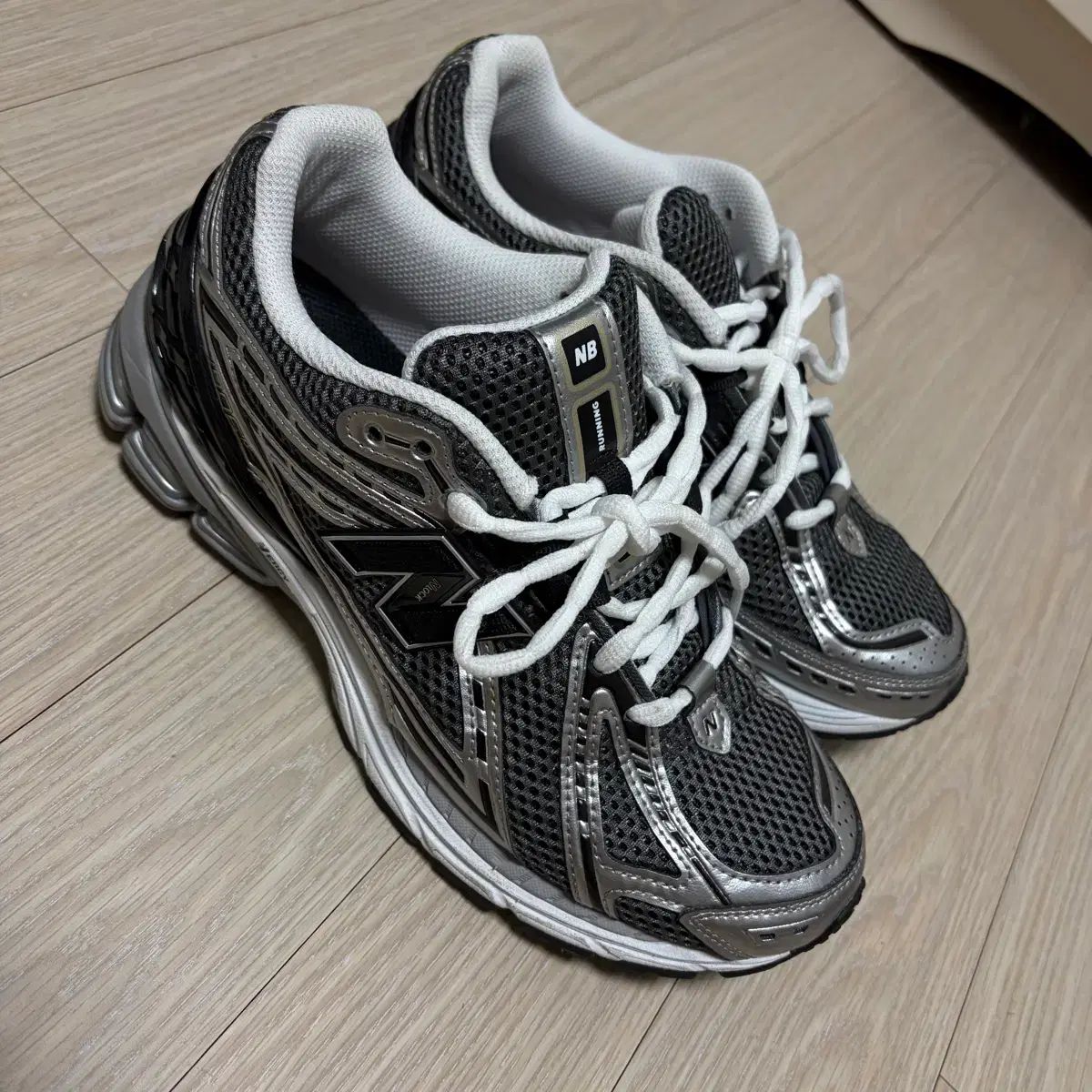 255 ニュー ンス1906 シルバー メタリック