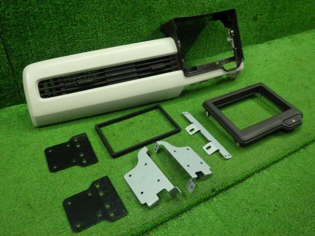 Ｎ－ＢＯＸ 6BA-JF4 ナビ廻りパネル   9176