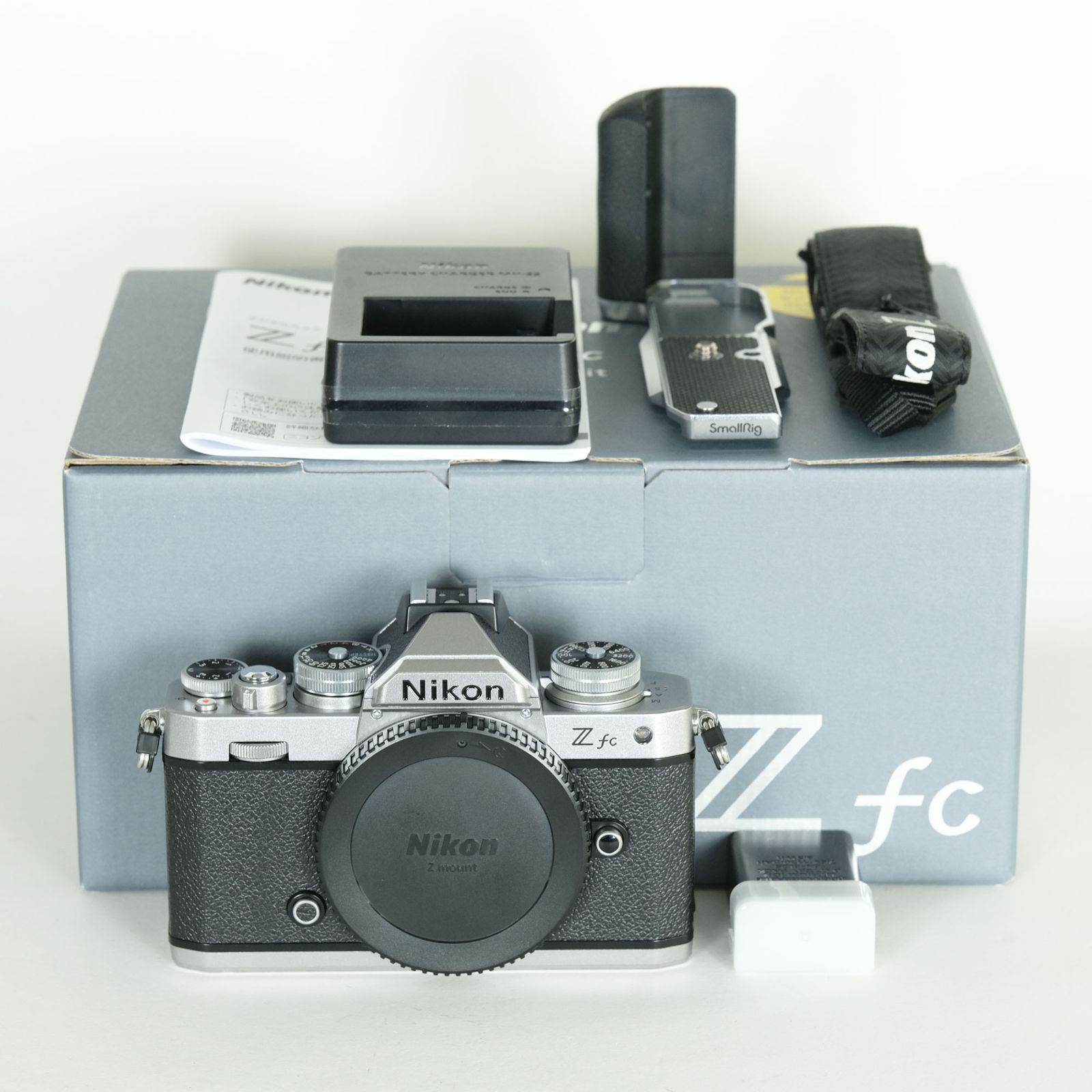 美品 | シャッター数3,633回｜外付けグリップ付] Nikon Z fc [ボディ