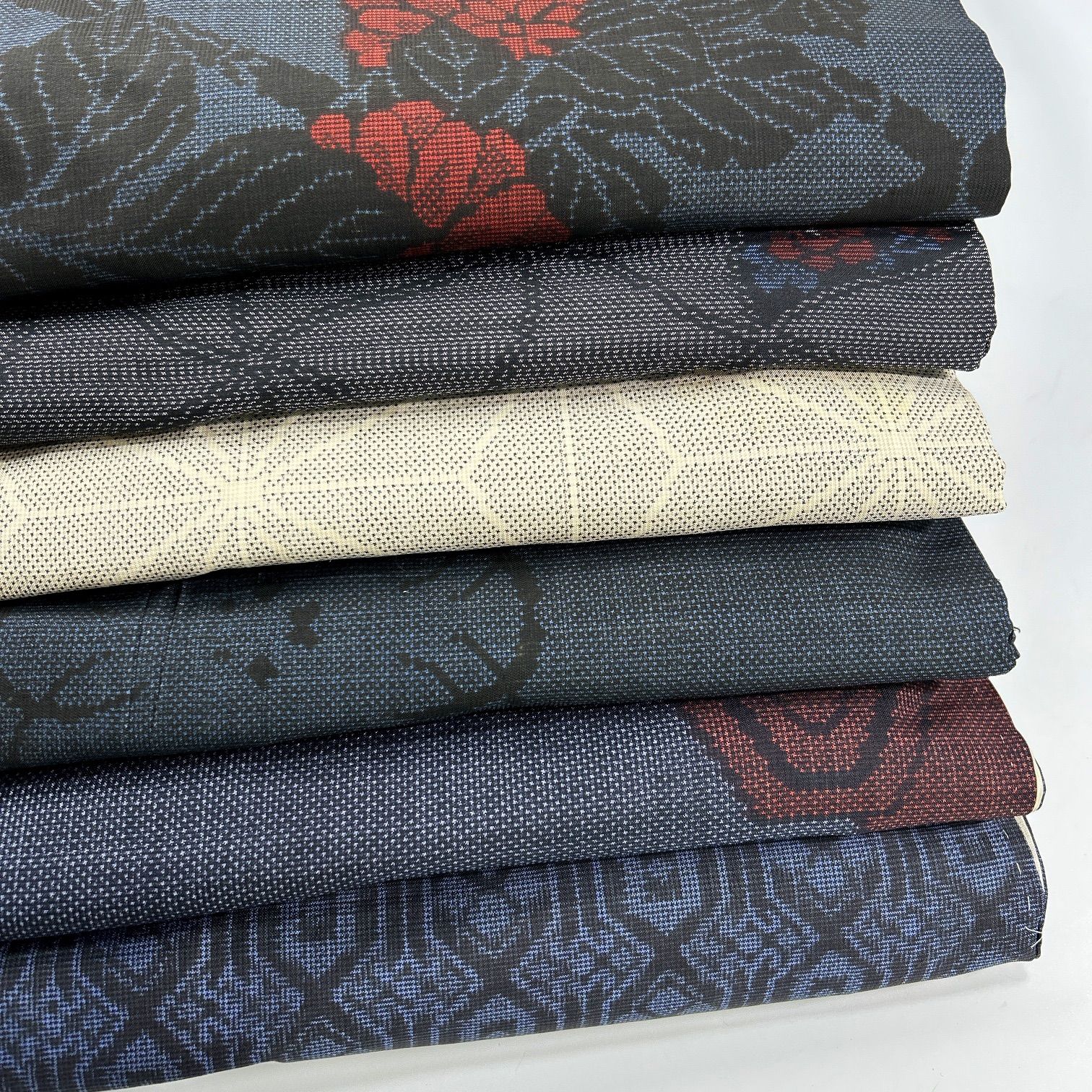 【着物まとめ売り】　正絹大島紬8枚 着用可　リメイク素材　目立った汚れなし 大島紬 6枚 正絹 着物まとめ売り 同梱購入歓迎 リメイク用 着付け練習