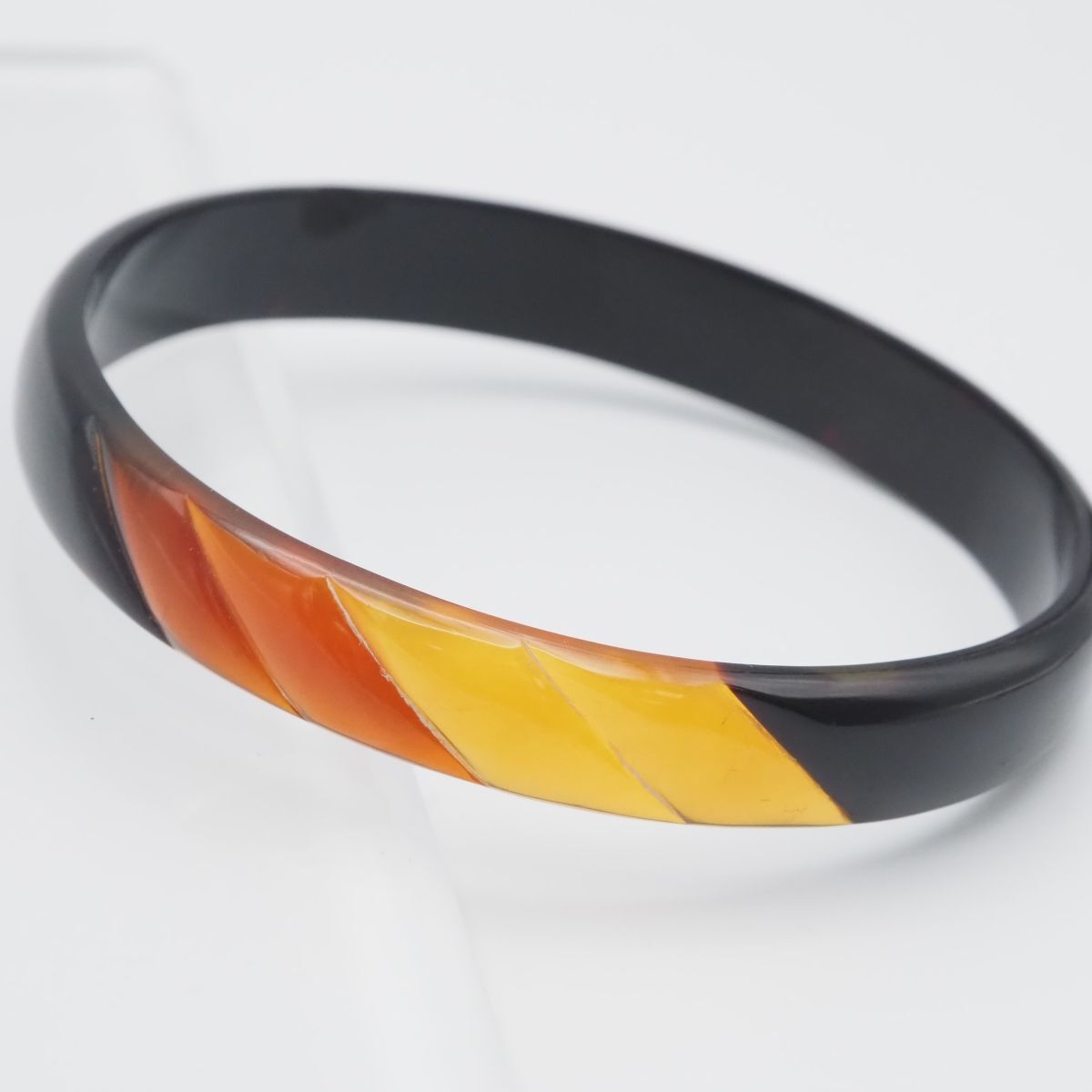 J 556 鼈甲 べっ甲 バングル デザイン 腕輪
