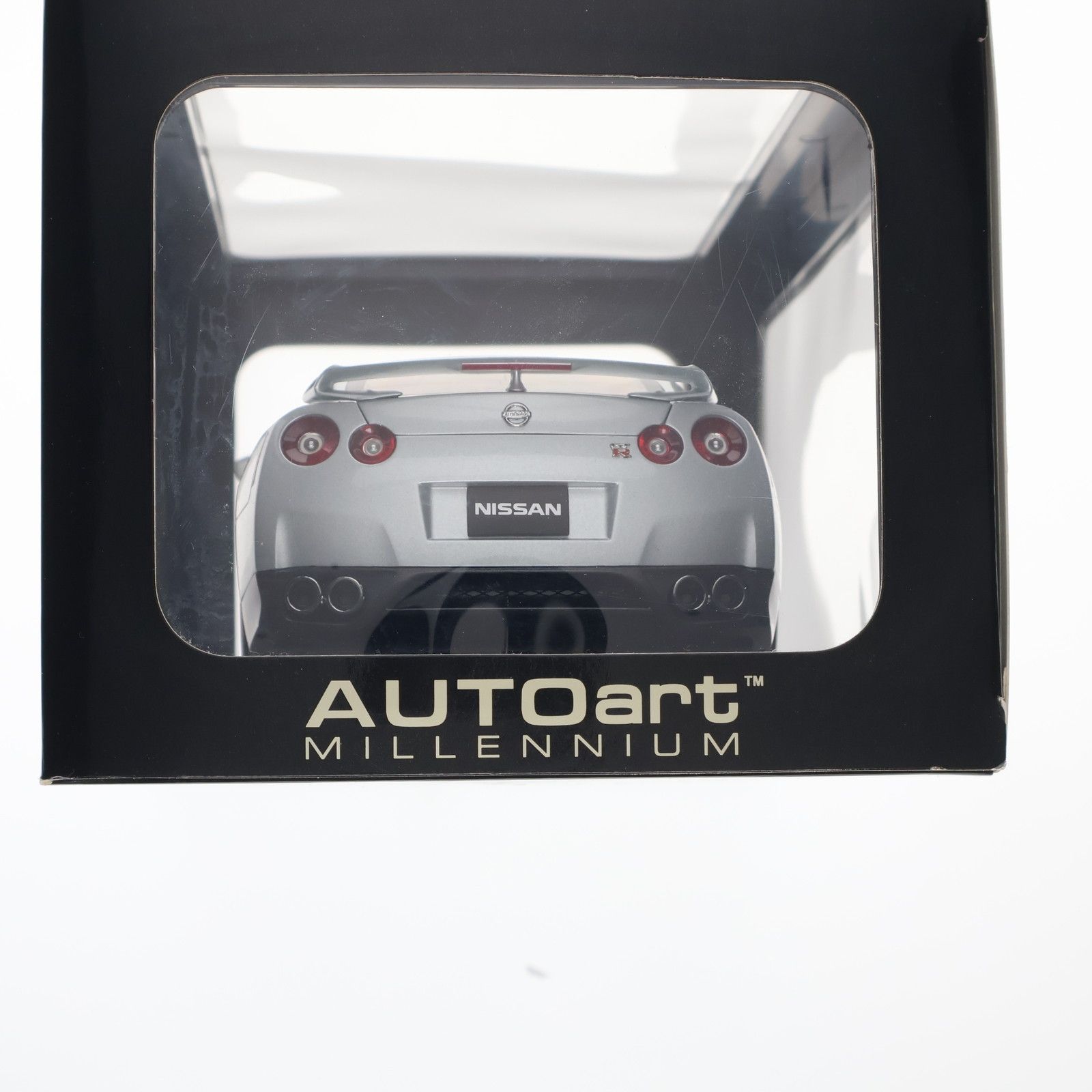 1 18 NISSAN GT R メタルシルバー 完成品 ミニカー 77386 AutoArt オートアート
