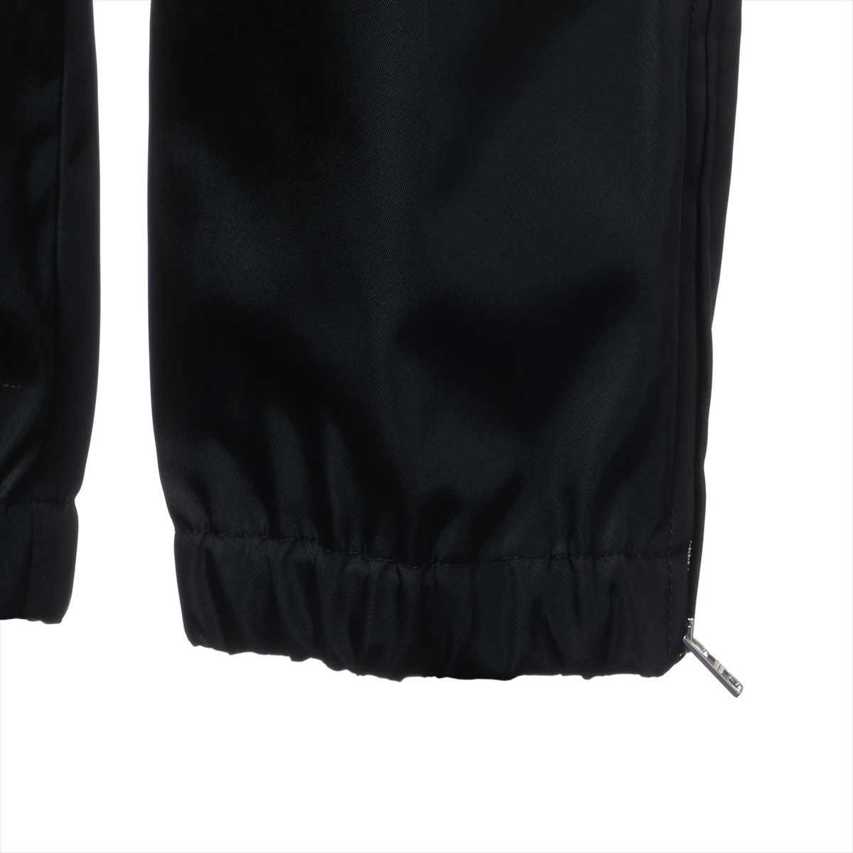 トライアングルロゴ ビジュー