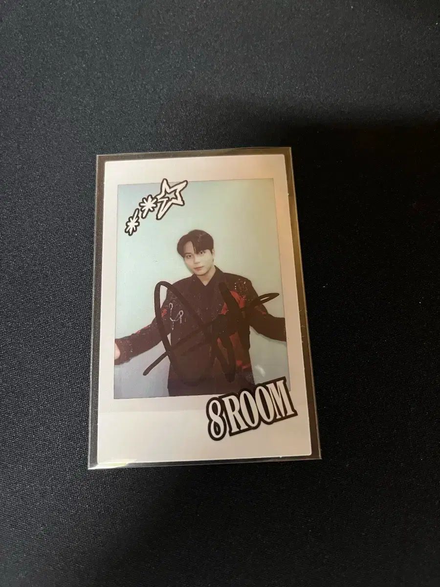 ATEEZ（エイティーズ・アチズ）エイトルーム 8room ポップアップ Lucky