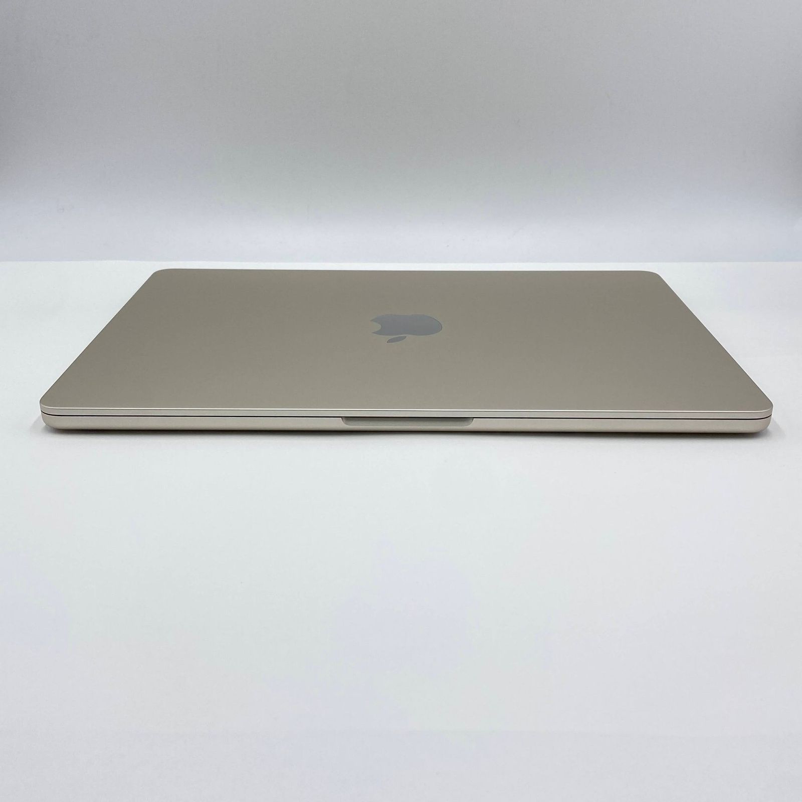 美品 新品同様 Apple MacBook Air 13インチ M4 2025 MW0Y3J/A 16GB SSD