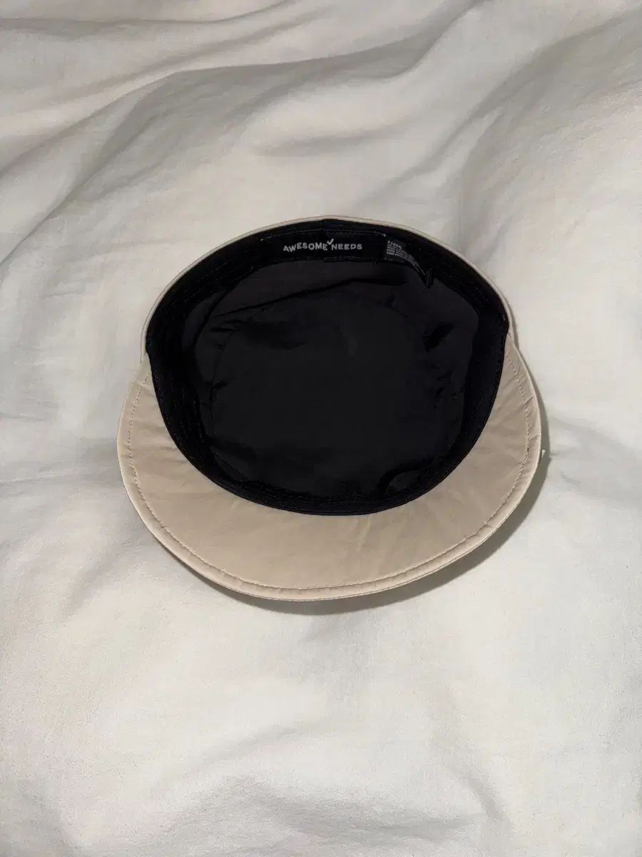 AWESOME NEEDS) ベルボーイ キャップ リボン ベージュ - メルカリ