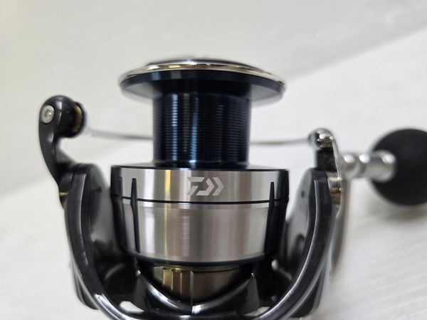 スピニングリール