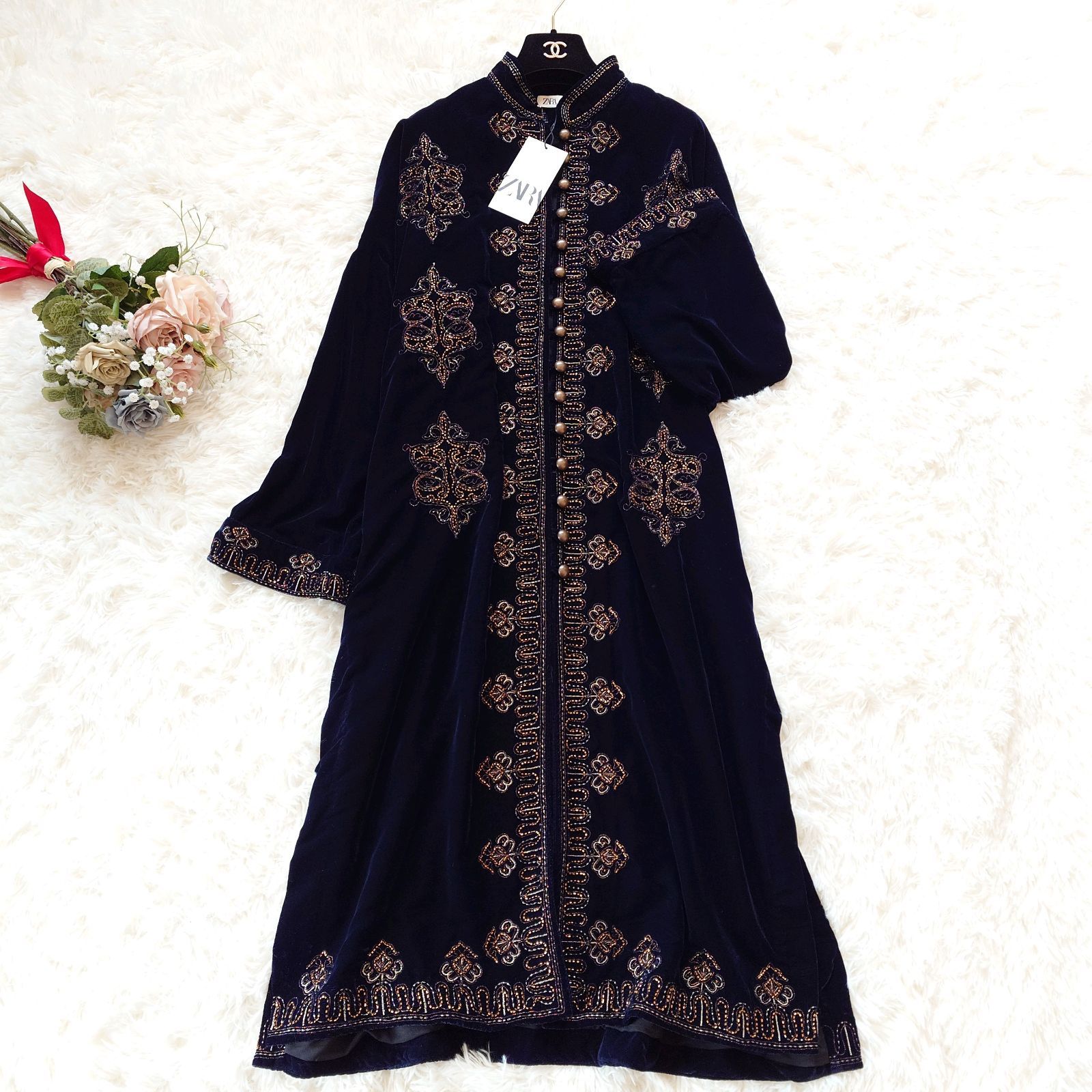 新品タグ付き ZARA ザラ ベロア ビジュー チャイナ メタルボタン