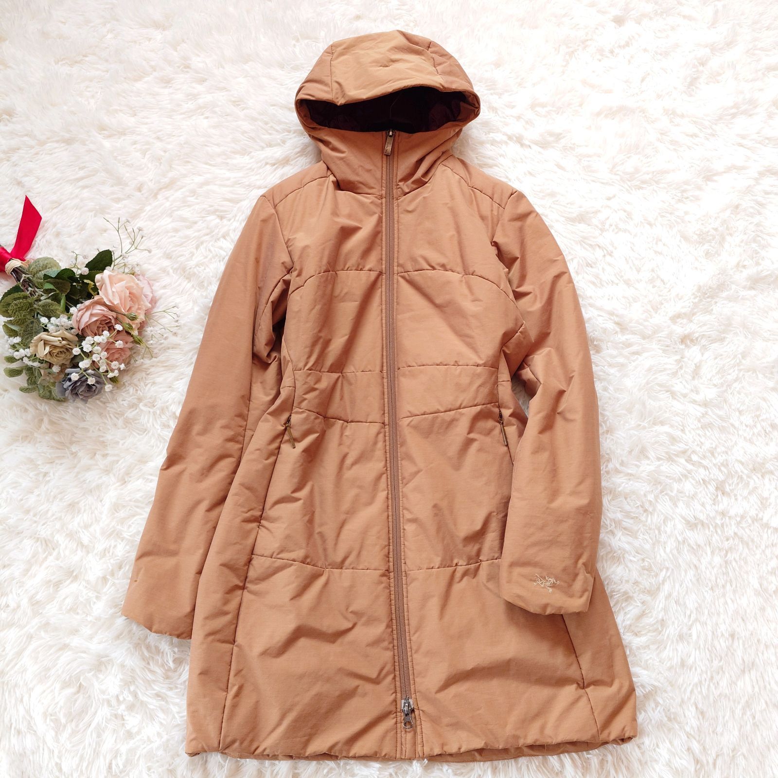 ARC'TERYX アークテリクス ダラーコート フーデッド フード 中綿 コート 刺繍ロゴ ジップロゴ マスタード からし色 キャンプ 登山 レジャー