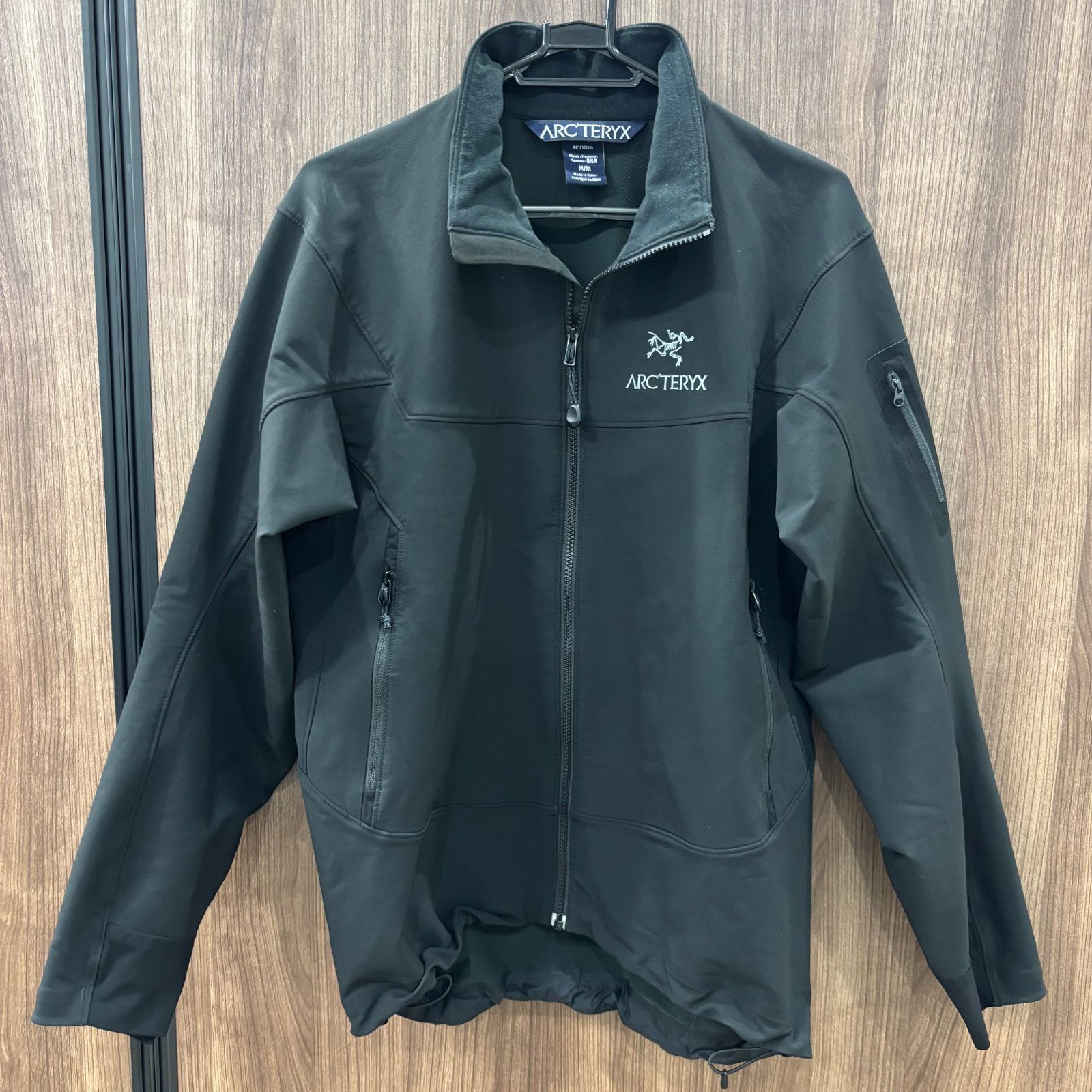 新品未使用：アークテリクス ガンマジャケット Ｍサイズ ブラック ☆ARC'TERYX アークテリクス ガンマ ジャケット メンズ Mサイズ