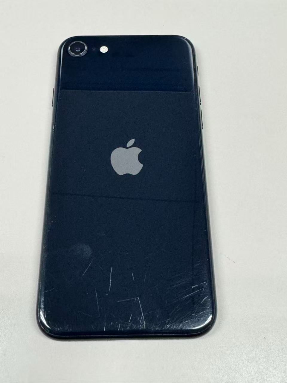 電池73 SIMフリー iPhone SE 第３世代 64 GB ミットナイト