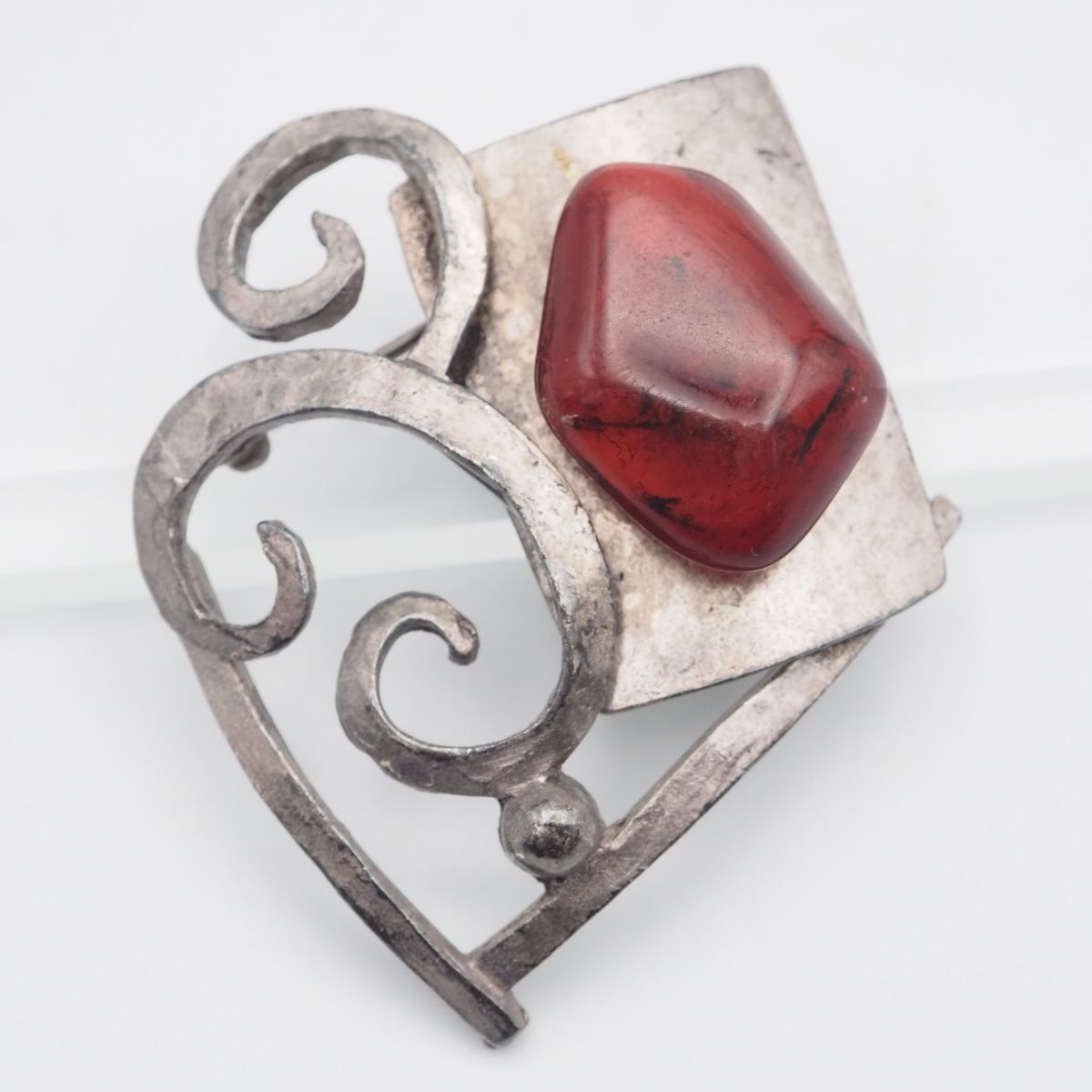 Delphine Nardin Paris デルフィーヌ・ナルダン　2点 J561 DELPHINE NARDIN PARIS デルフィーヌ ナルダン ブローチ レッド