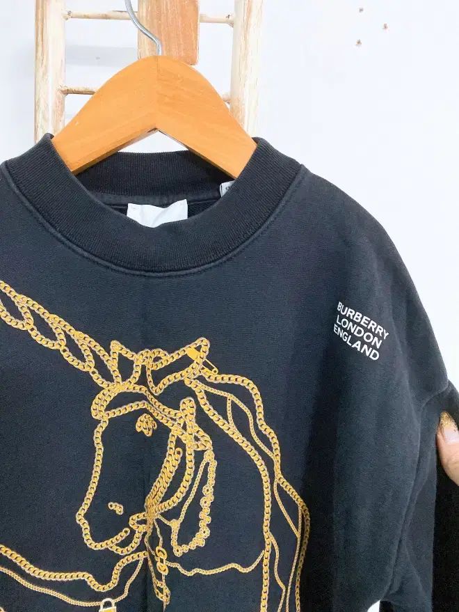 モンヴィンテージ ジュニア8 Y 128 CM バーバリージュニアビックロゴラウンドスウェット