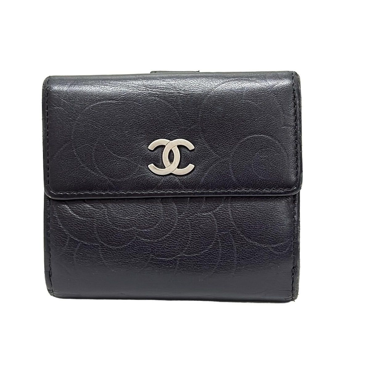 シャネル　カメリア　ラムスキン　Wホック　折り財布　ブラック　シルバー CHANEL(シャネル) Wホック財布 カメリア 黒 ラムスキン - メルカリ
