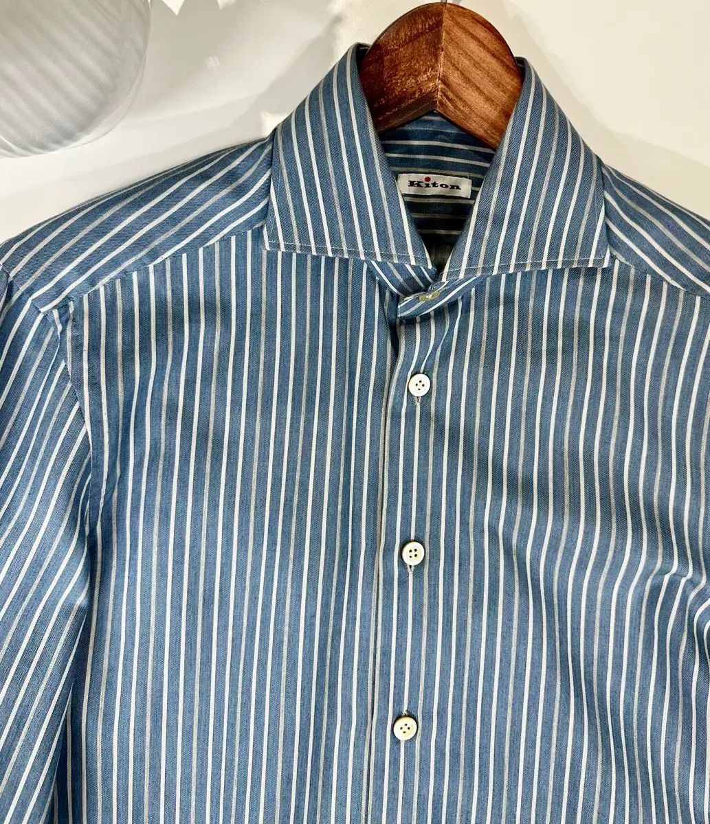 Kiton SSCナポリ グレー 白 ストライプ シャツ