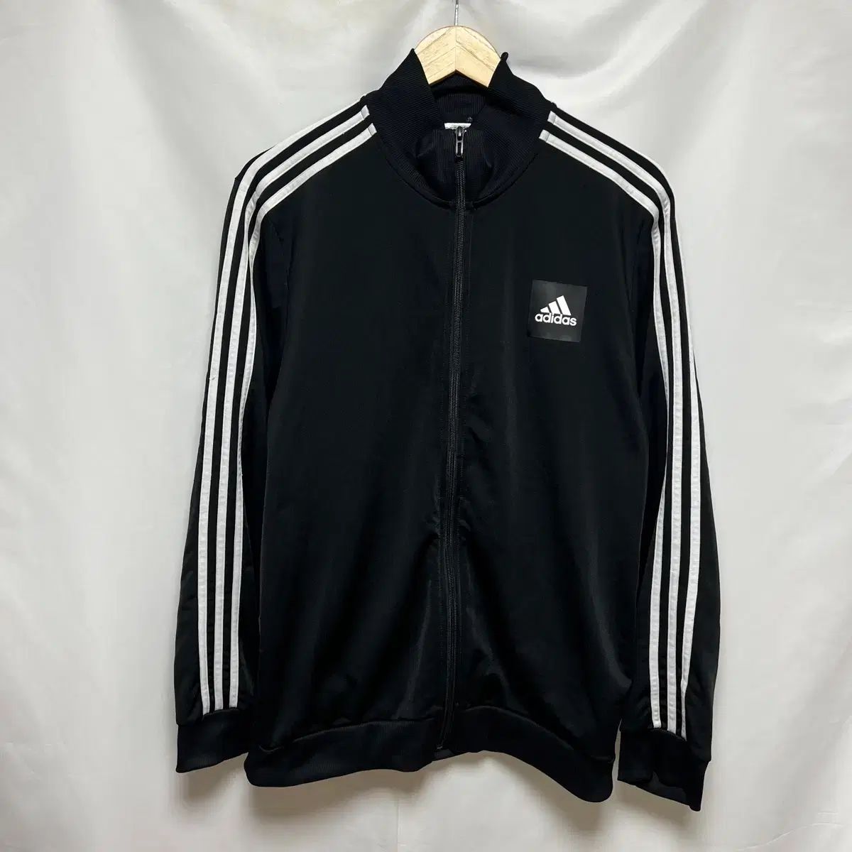 送料込み　adidas 黒 3本ライン ジャージジャケット　ヨーロッパモデル 正規品/2XL adidas アディダス 3本線 ブラック トラックジャージ