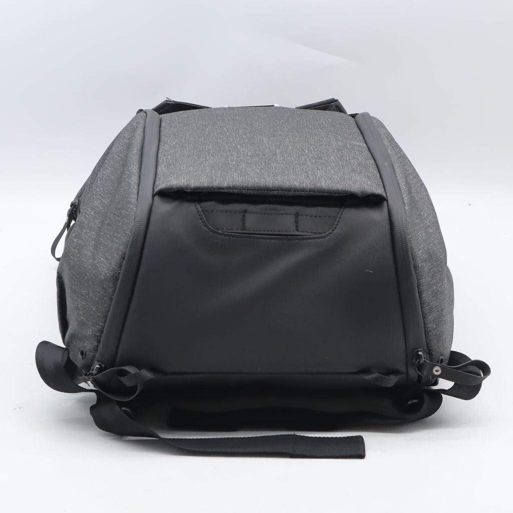 エブリデイバックパック30 L