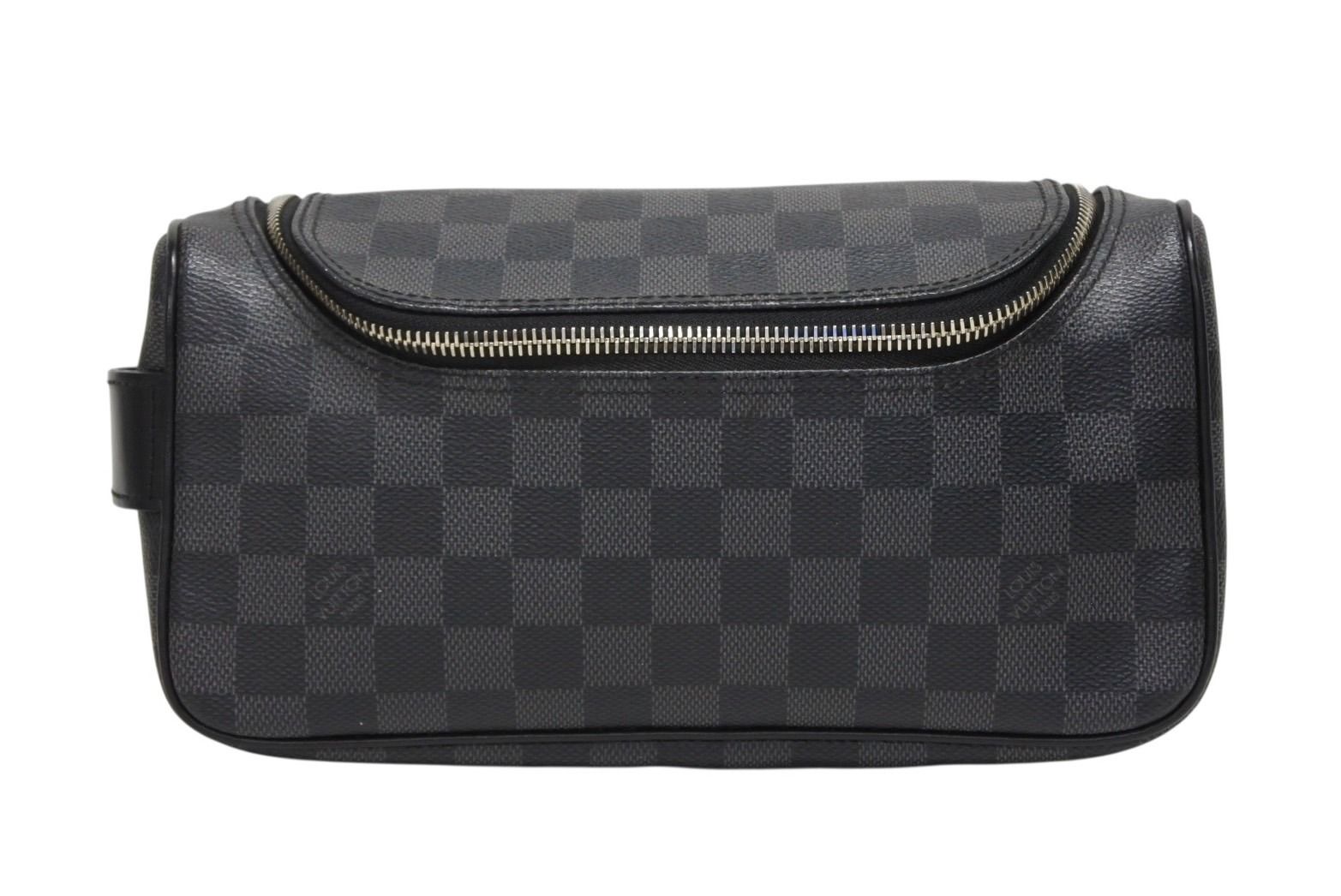 LOUIS VUITTON ルイヴィトン ハンドポーチ トワレ ポーチ ダミエグラフィット N 47625 ブラック シルバー金具 4 b 009729