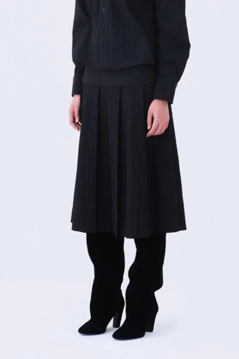 POKO FOSKA YOKE PLEATED SKIRT BLACK