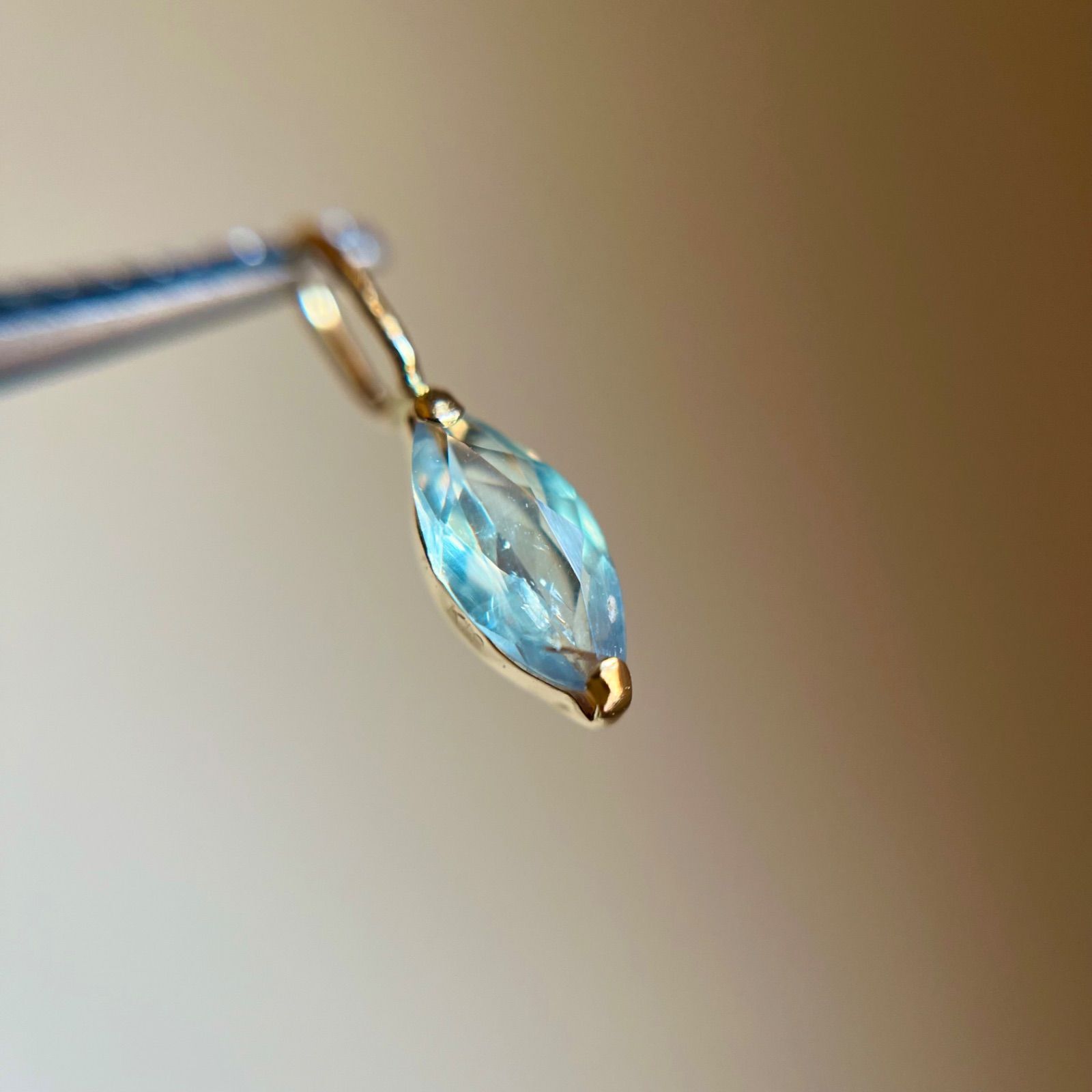 K18 天然石アレキサンドライトMQ 希少 レア ペンダントトップ チャーム