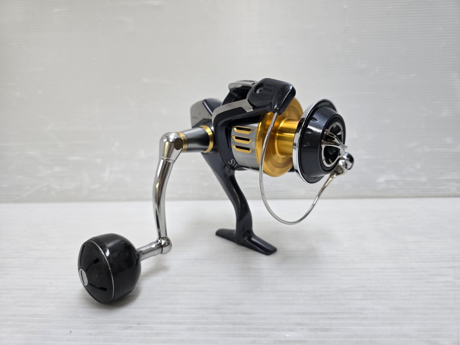 品 シマノ SHIMANO スピニングリール 15 ツインパワー SW 8000 〇YR 19580〇