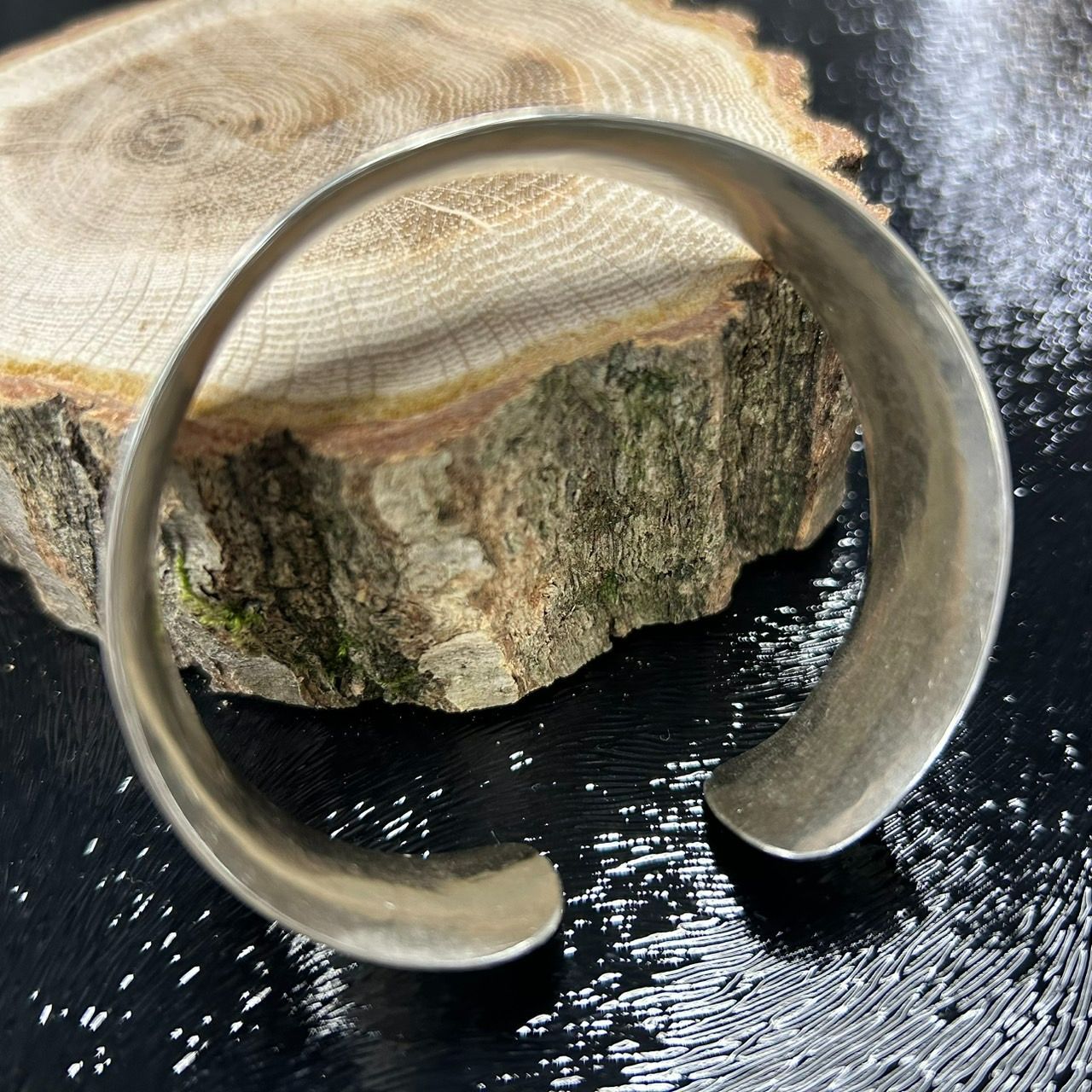 新品未使用 KAREN SILVER カレンシルバー 槌目20mmバングル ユニ