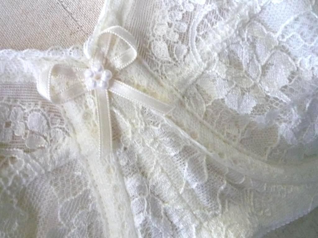 参考19800円 シャンデール シャルム 補正下着 ブラジャー ホワイト白 C 85 フルカップ 美バスト ワイヤー機能_UF 19 検マルコ シャルレ ボディスーツ(補正下着) 下着 アンダーウェア レディース