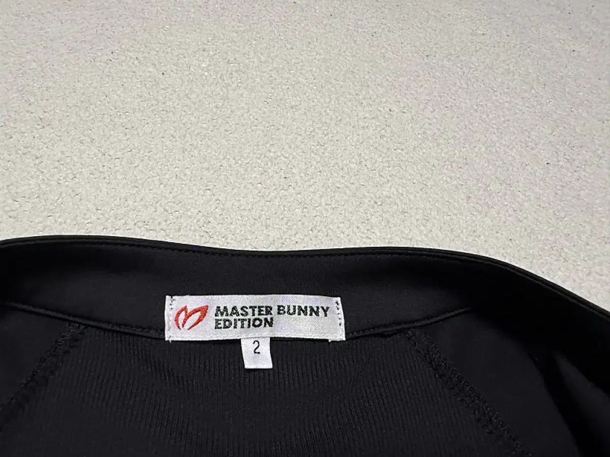 新品マスターバニーエディション フード付 長袖ジップジャケット S