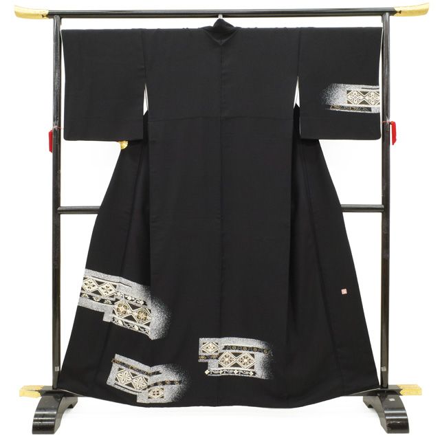 訪問着 着物 リサイクル 正絹 フォーマル 作家物 一太 黒地 地紋 花唐草 霞 花菱 金彩加工 金駒刺繍 スタイリッシュ 春 秋 冬 仕立て上がり 身丈161 裄丈69 Ｌサイズ みやがわ sb 16645