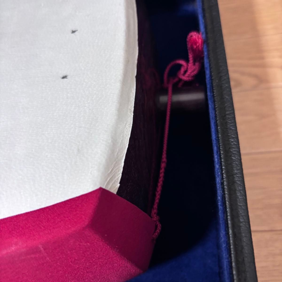 ☆ 紅木 三味線 トチ入り ハードケース 丸打胴 二本溝 - メルカリ