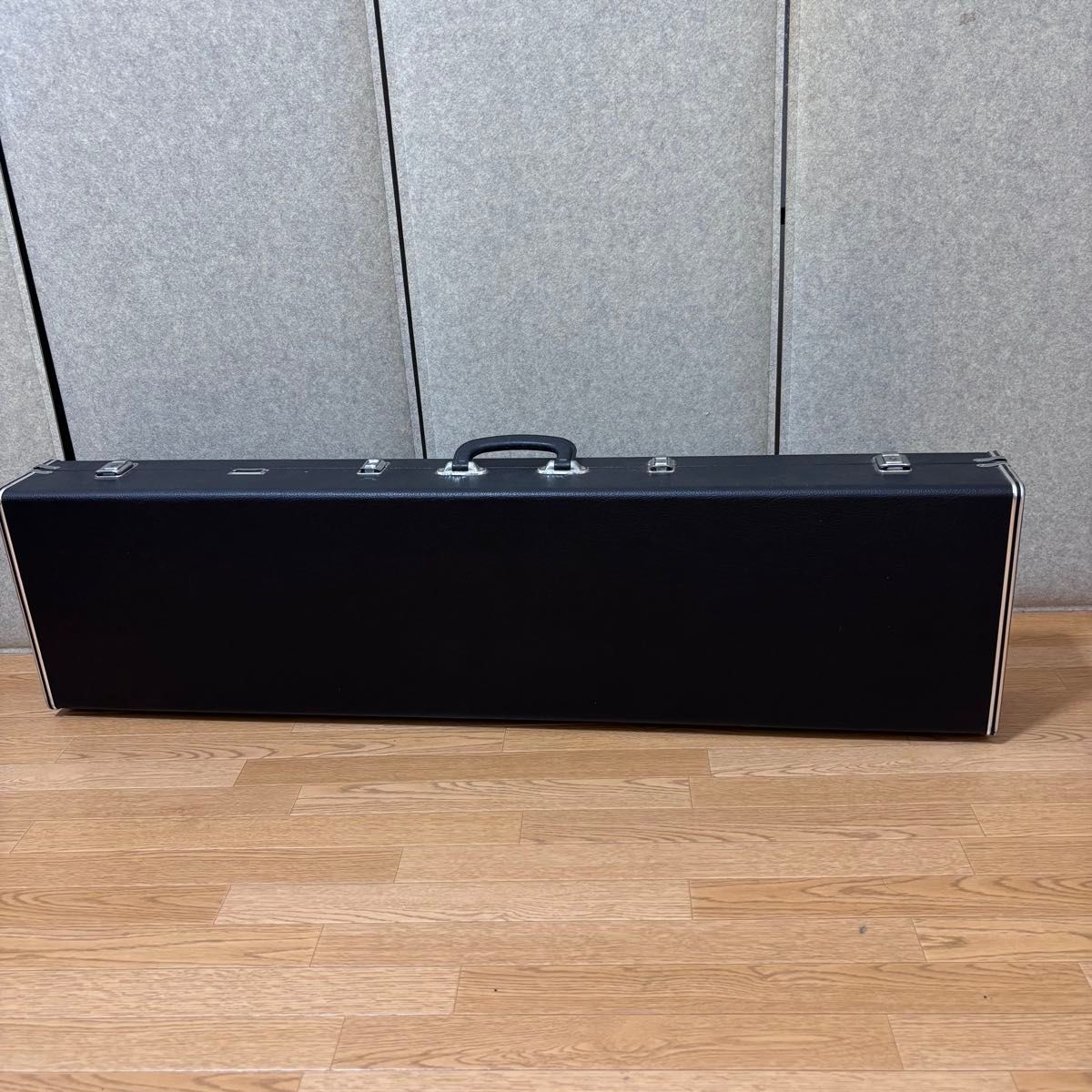 ☆ 紅木 三味線 トチ入り ハードケース 丸打胴 二本溝 - メルカリ