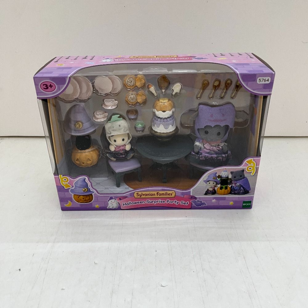 06w19712 シルバニアファミリー ドキドキへんしん! ハロウィンパーティーセット  【中古品】