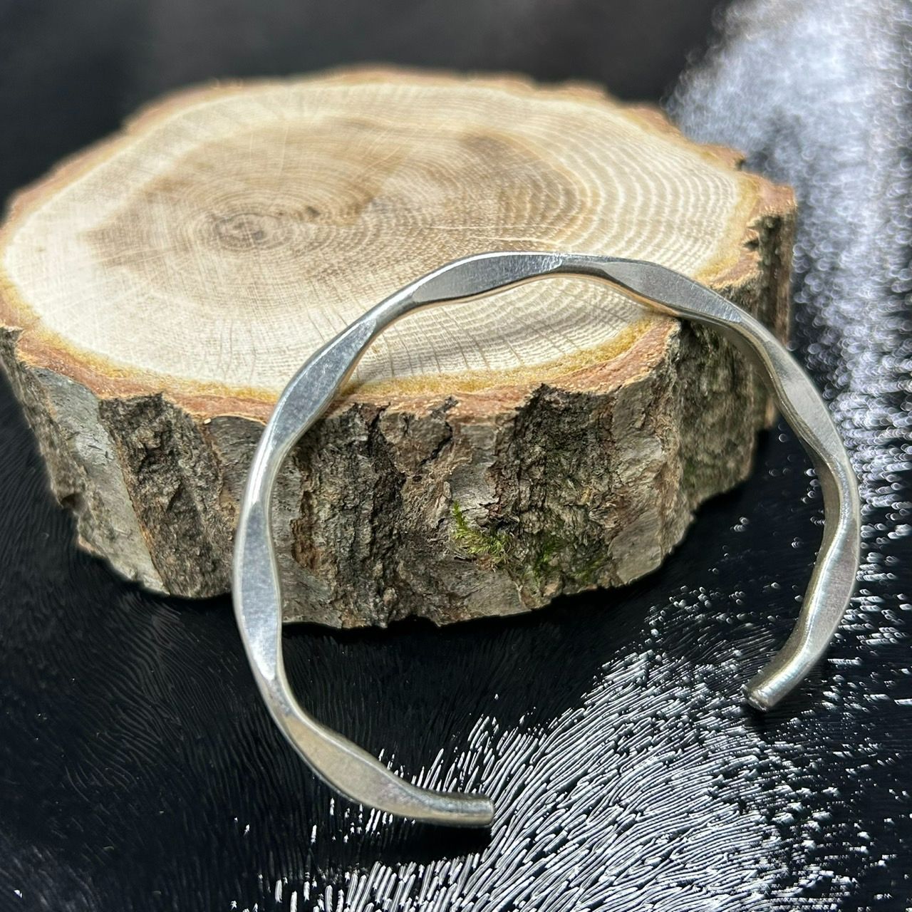 ♥ KAREN SILVER カレンシルバー 5 mmカフバングル ユニセックス フリーサイズ a-kr 004 高純度 シルバー アクセサリー ドット柄 秋コーデ