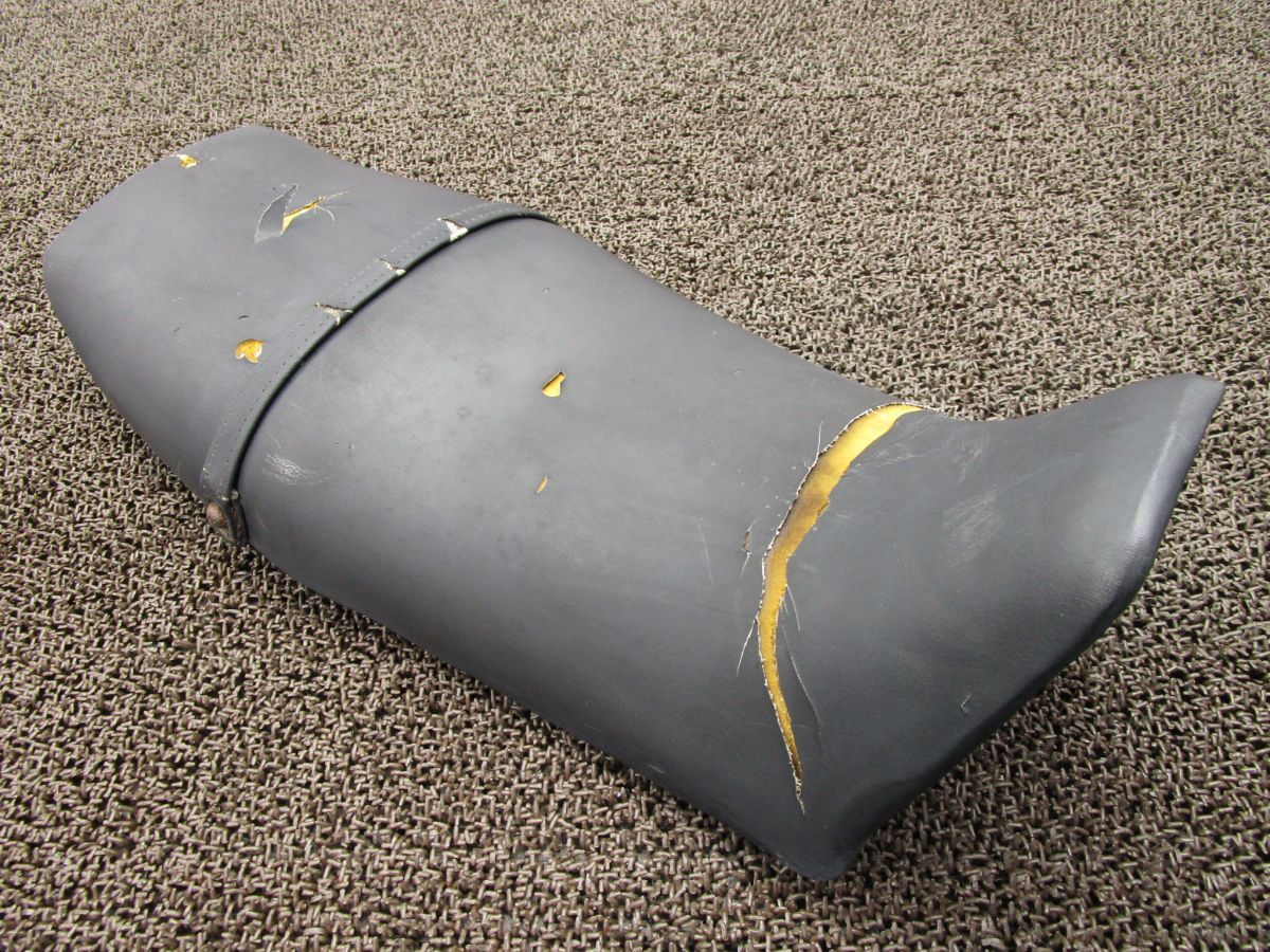 RZ250R ショップ シート □Z630！29L ヤマハ 【 29L 】 キャブ車