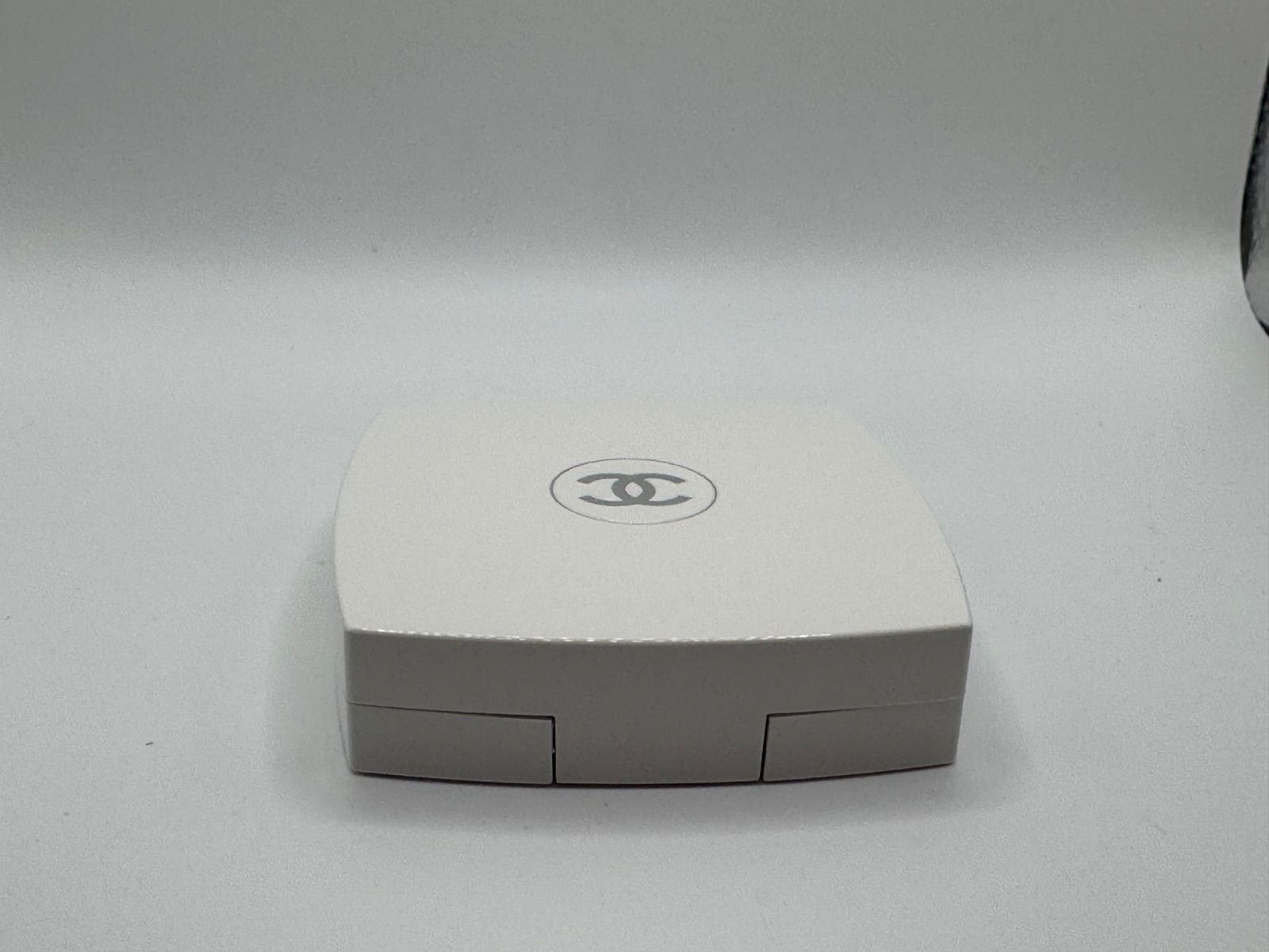 シャネル ル ブラン コンパクト ラディアンス 12 ベージュ ロゼ 12g