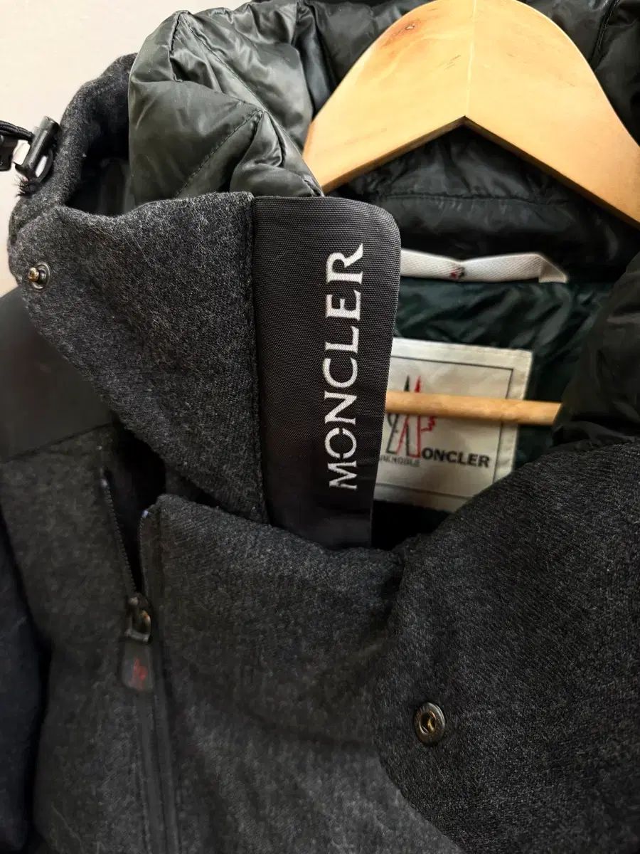 モンクレール グルノーブル