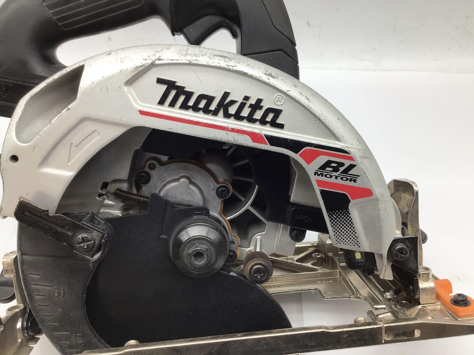 品 Makita|マキタ 18 V 165 mm充電式マルノコ 本体のみ 黒|Black エコツー M 02